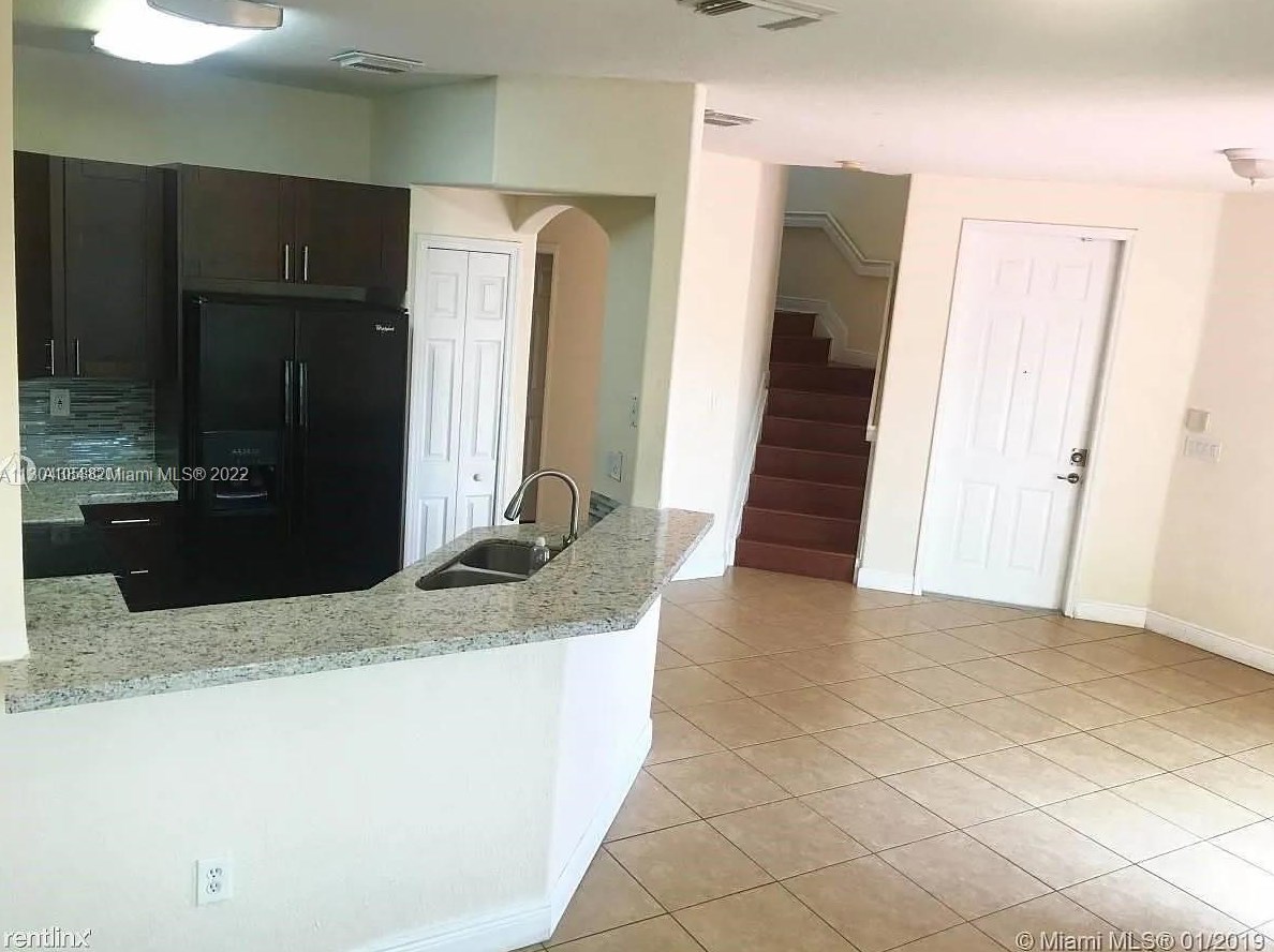 10900 Nw 78th Ter, Miami, FL 33178