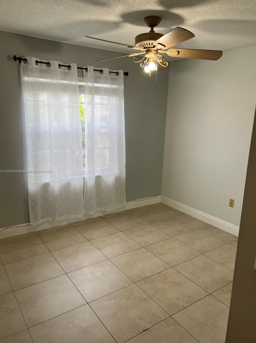 14218 176th Ter, Miami FL  33177-2600 exterior