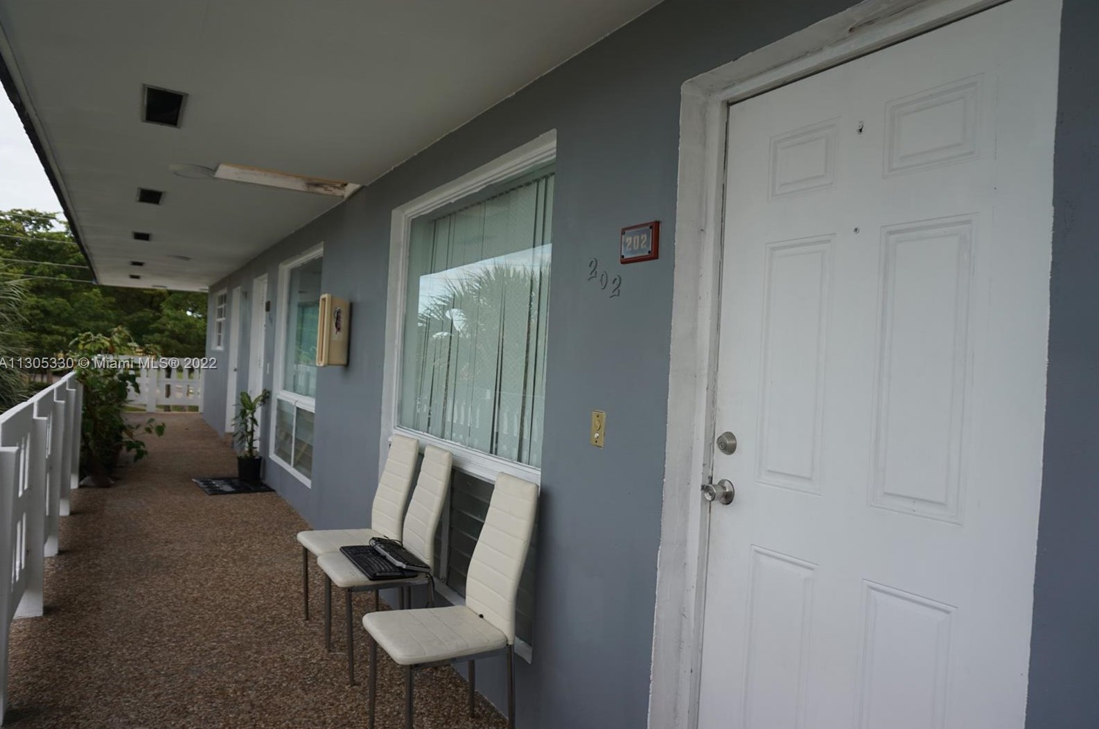 3845 Circle Dr, Hollywood, FL 33021-7466