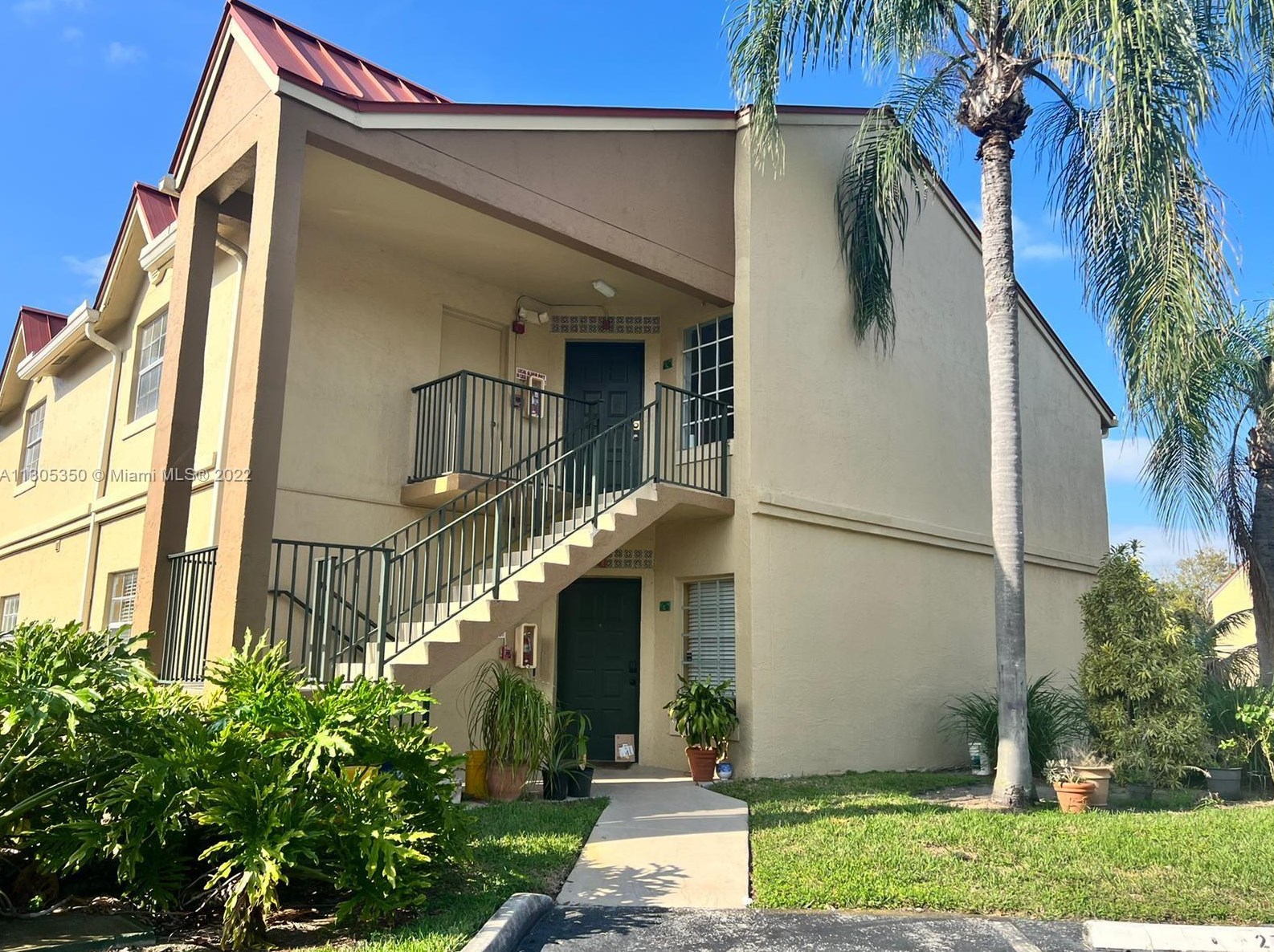 18334 Nw 68th Ave #l, Hialeah, FL