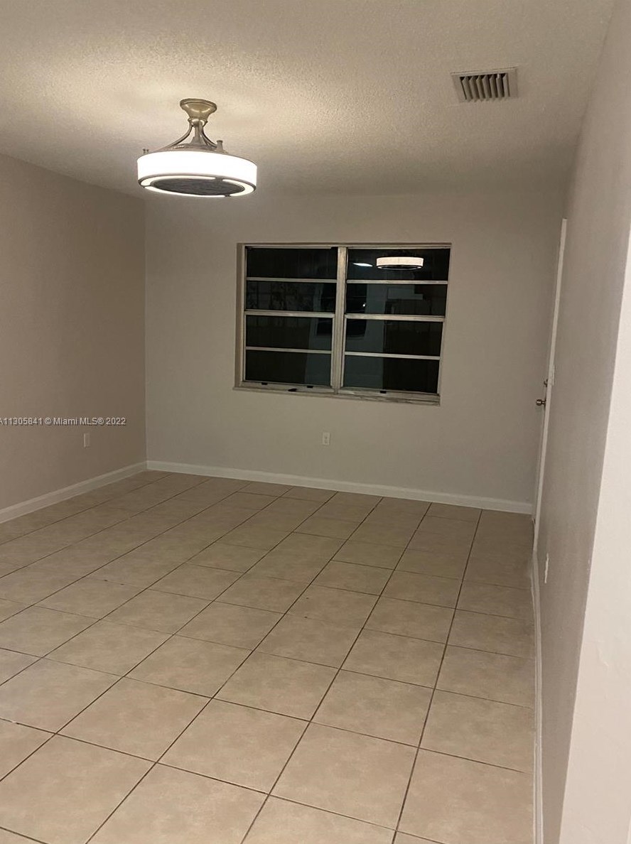 2703 Nw 24th Ct #2703, Miami, FL 33142