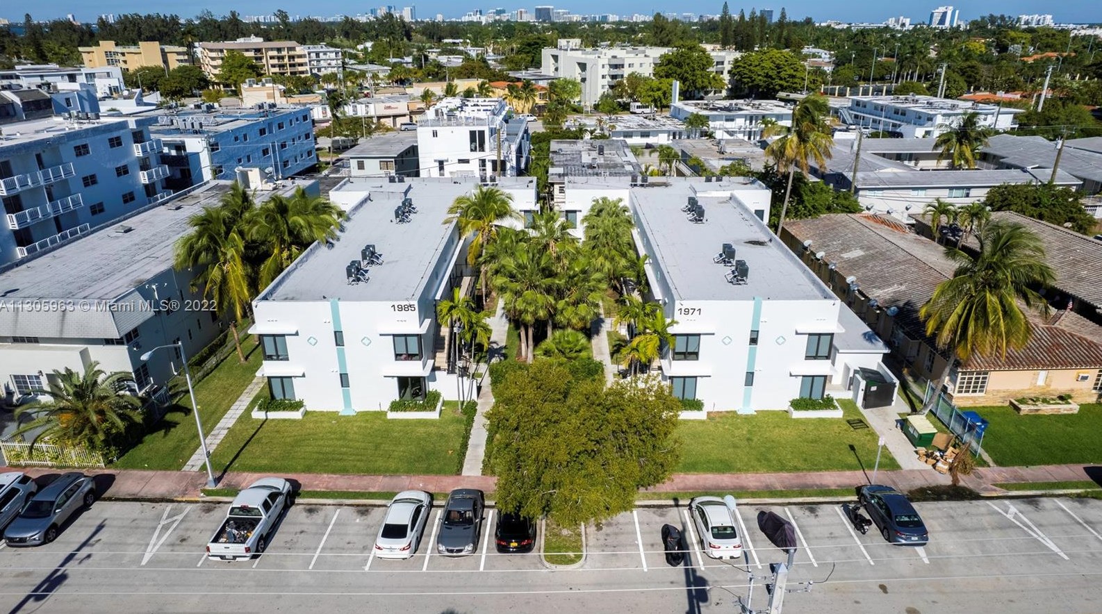 1985 Bay Dr #105, Miami, FL 33141