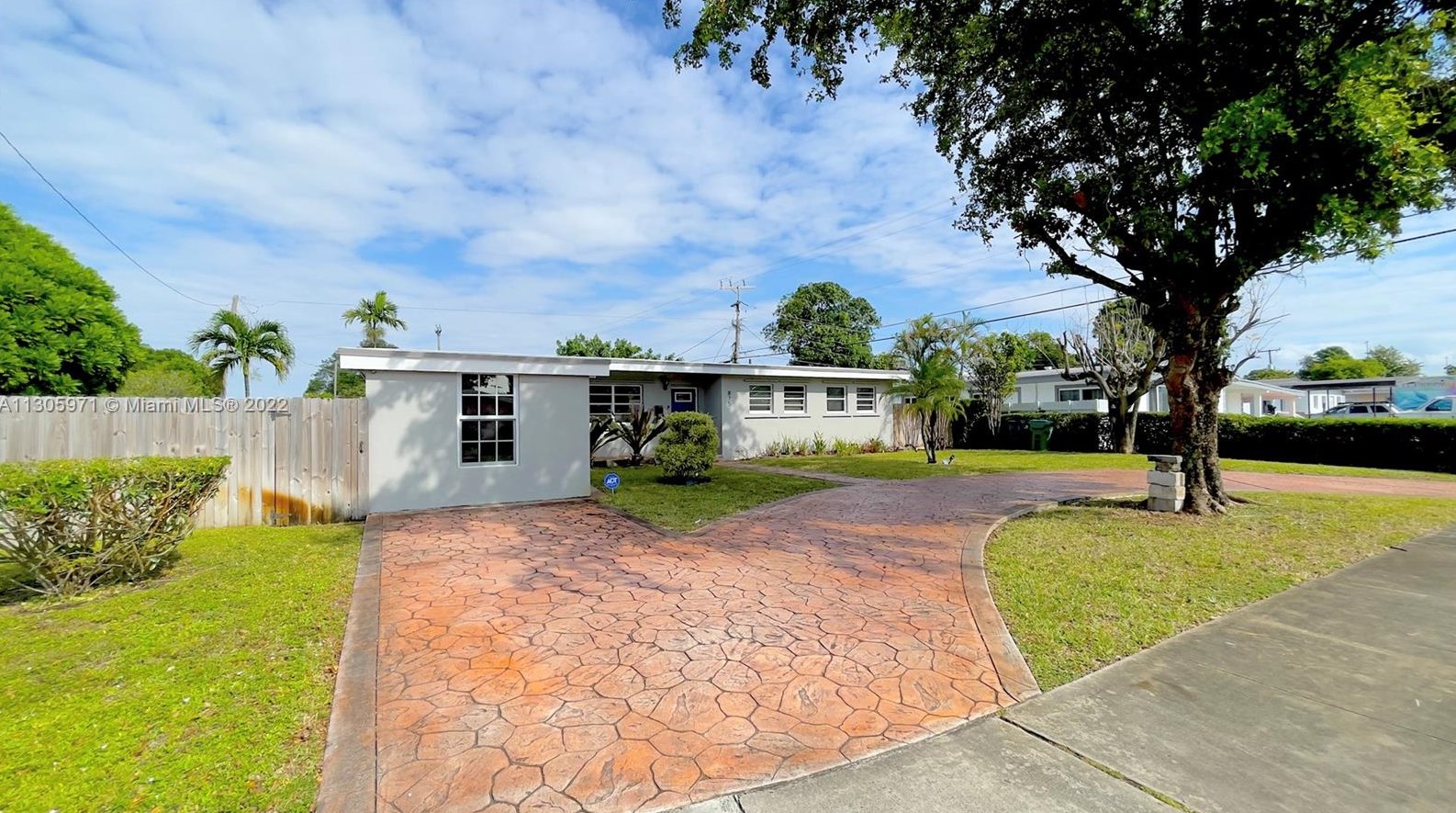 875 Nw 168th Ter, Miami, FL 33169