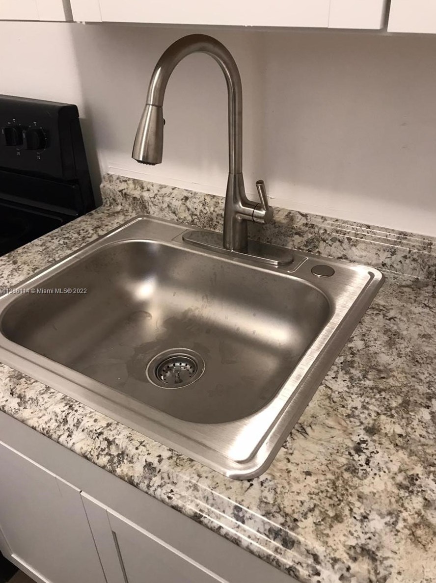 1525 Nw 1st Pl #25, Miami, FL 33136