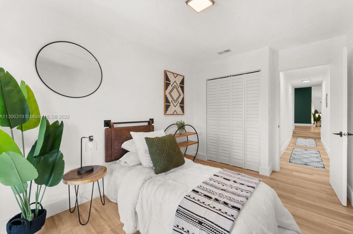 7416 106th Pl, Miami FL  33173-2945 exterior