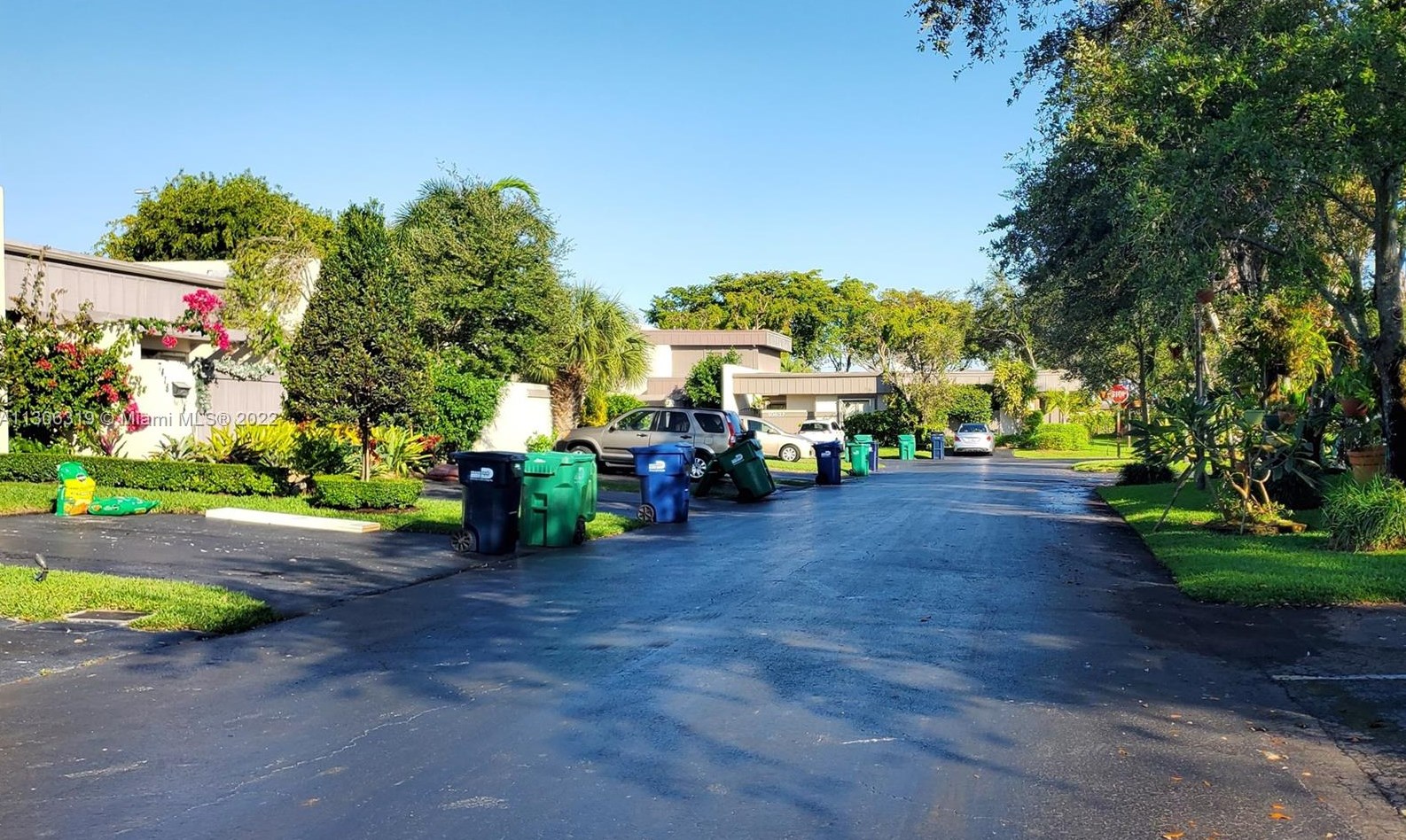 7416 106th Pl, Miami FL  33173-2945 exterior