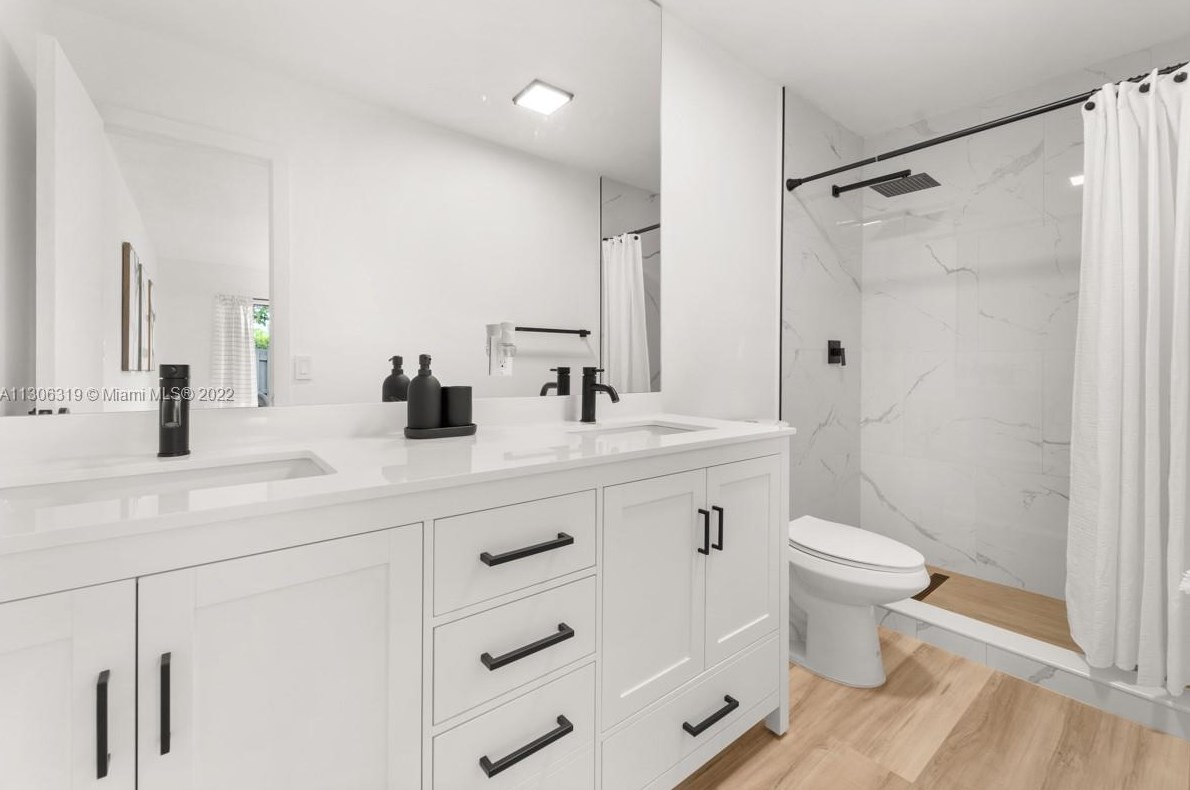 7416 106th Pl, Miami FL  33173-2945 exterior