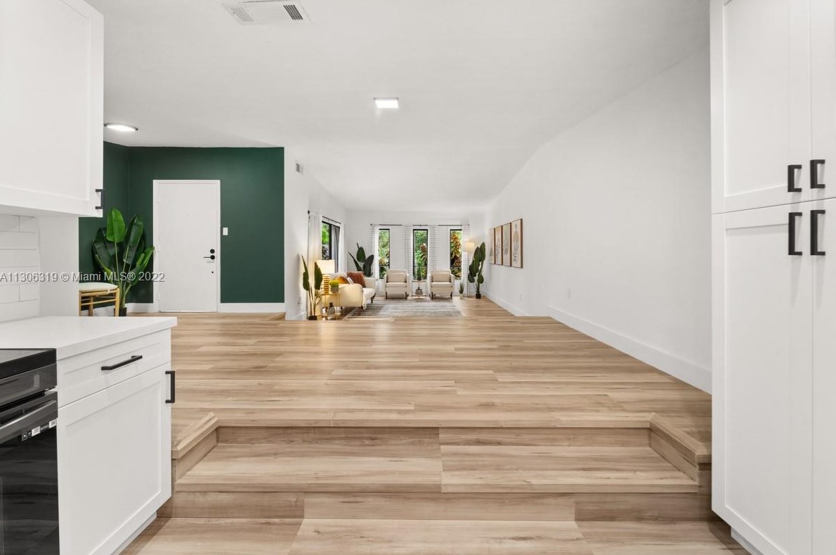 7416 106th Pl, Miami FL  33173-2945 exterior