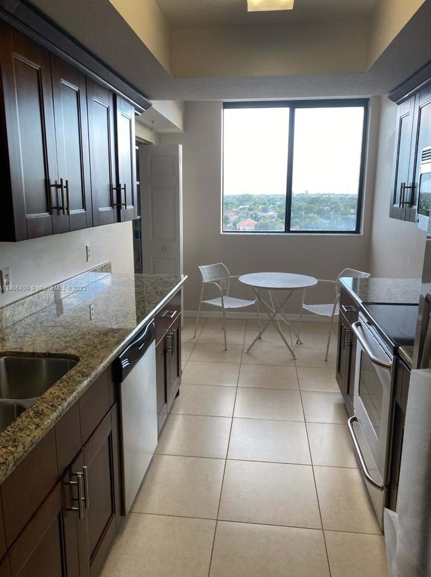 3530 Sw 22nd St Apt 913, Miami, FL 33145