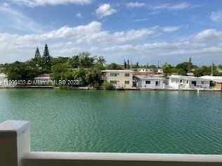 7900 Tatum Waterway Dr Apt 305, Miami, FL 33141