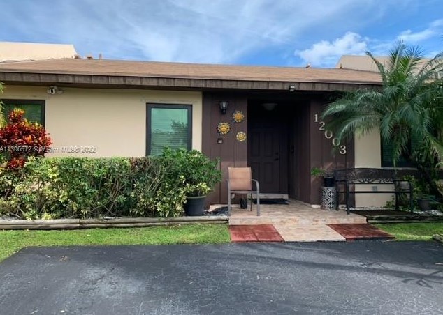 12003 110th Street Cir, Miami, FL 33186-3827