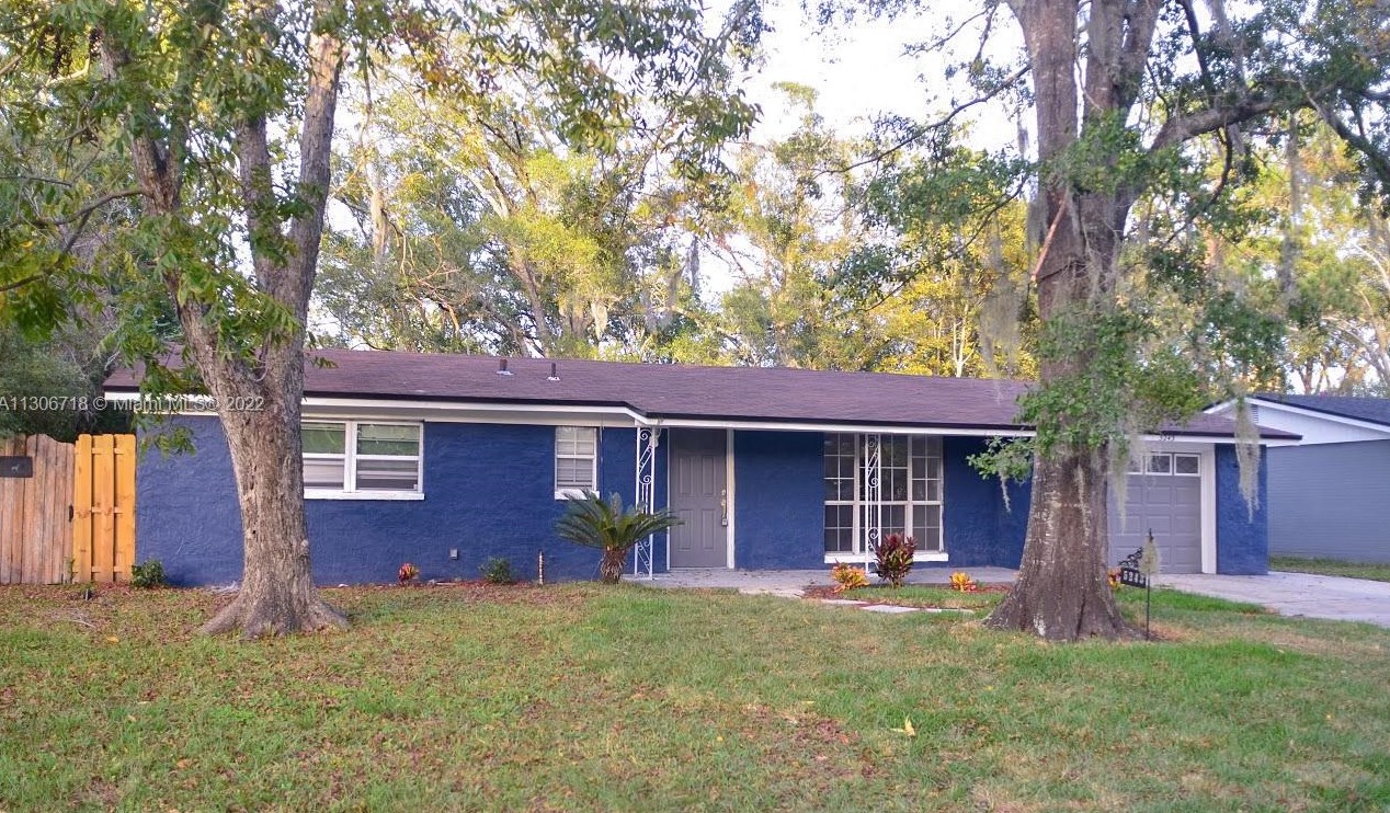 5243 Kylan Dr N, Jacksonville, FL 32209
