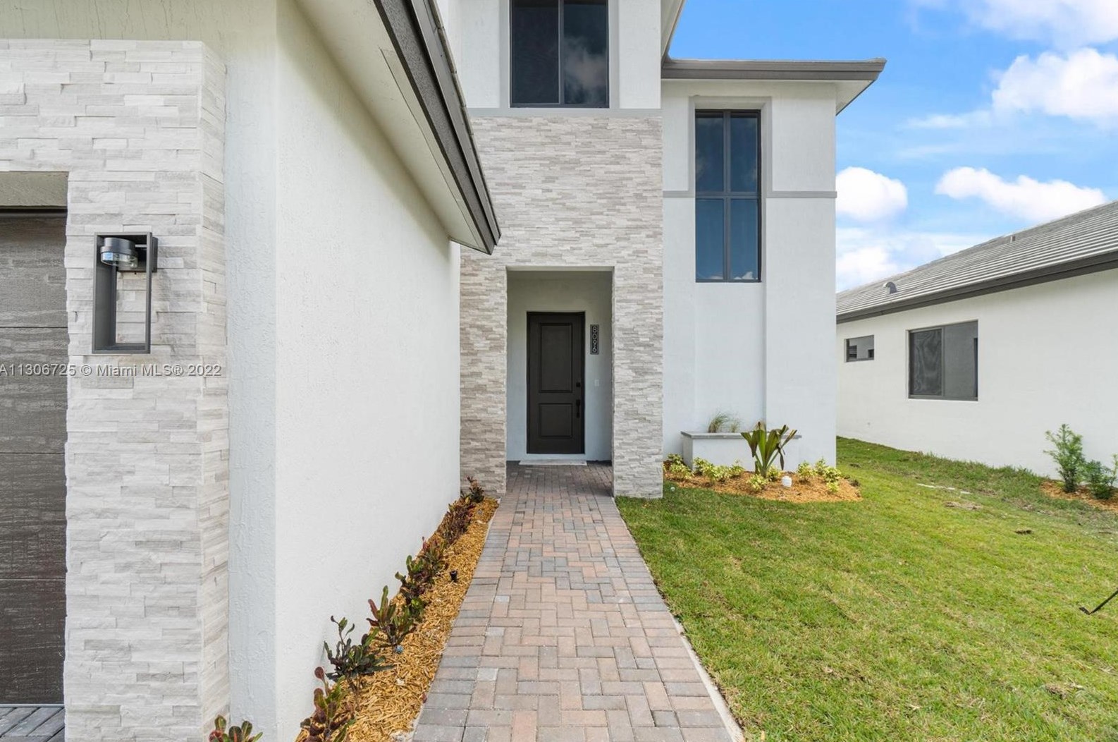 8096 48th Ter, Miami FL  33166-6602 exterior