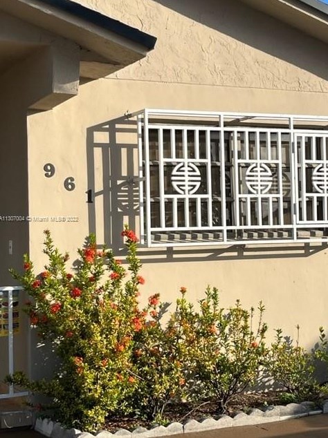 961 W 44th St #961, Hialeah, FL 33012