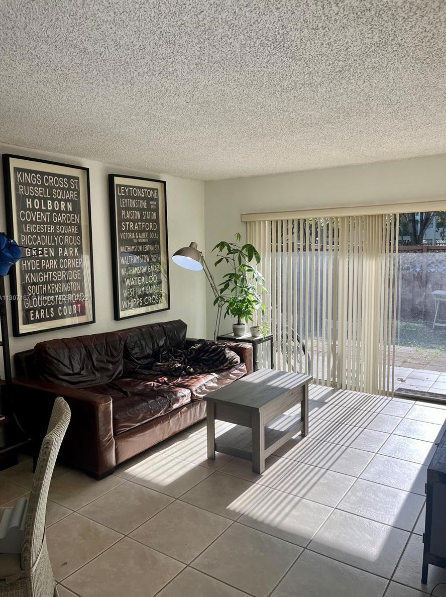 5201 Geneva Way Apt 108, Miami, FL 33166