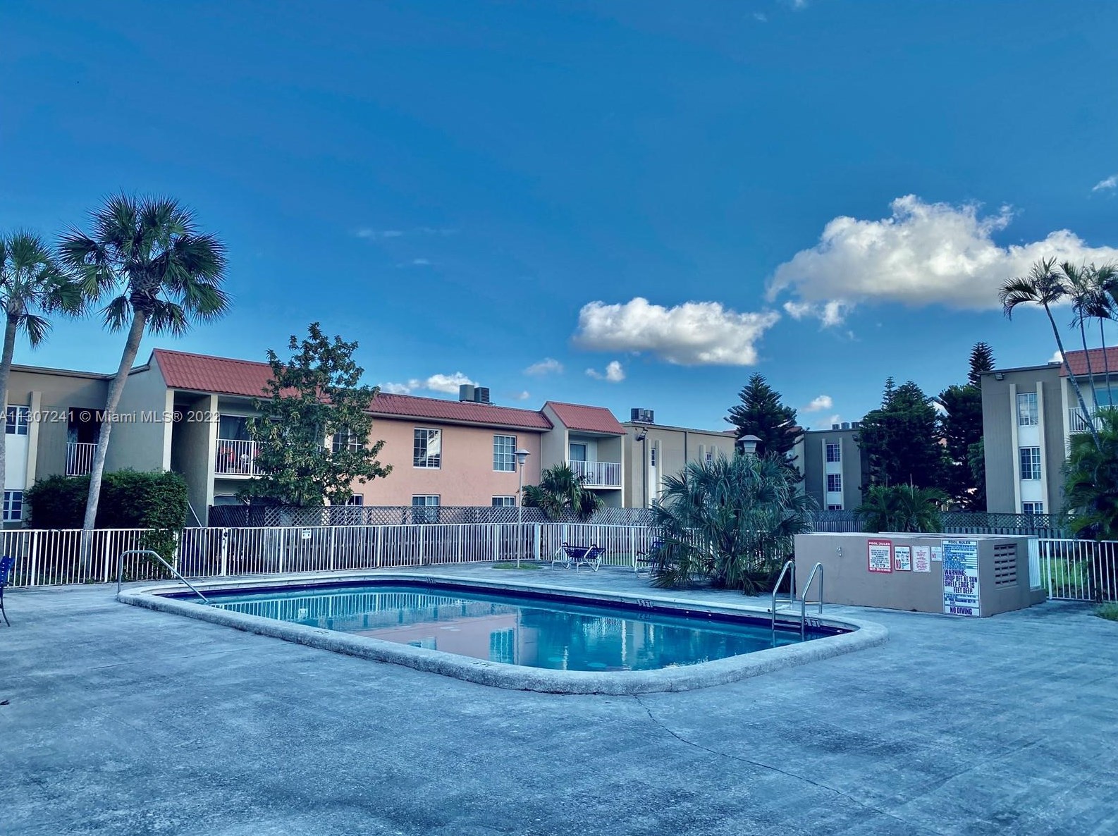 5201 Geneva Way Apt 201, Miami, FL 33166