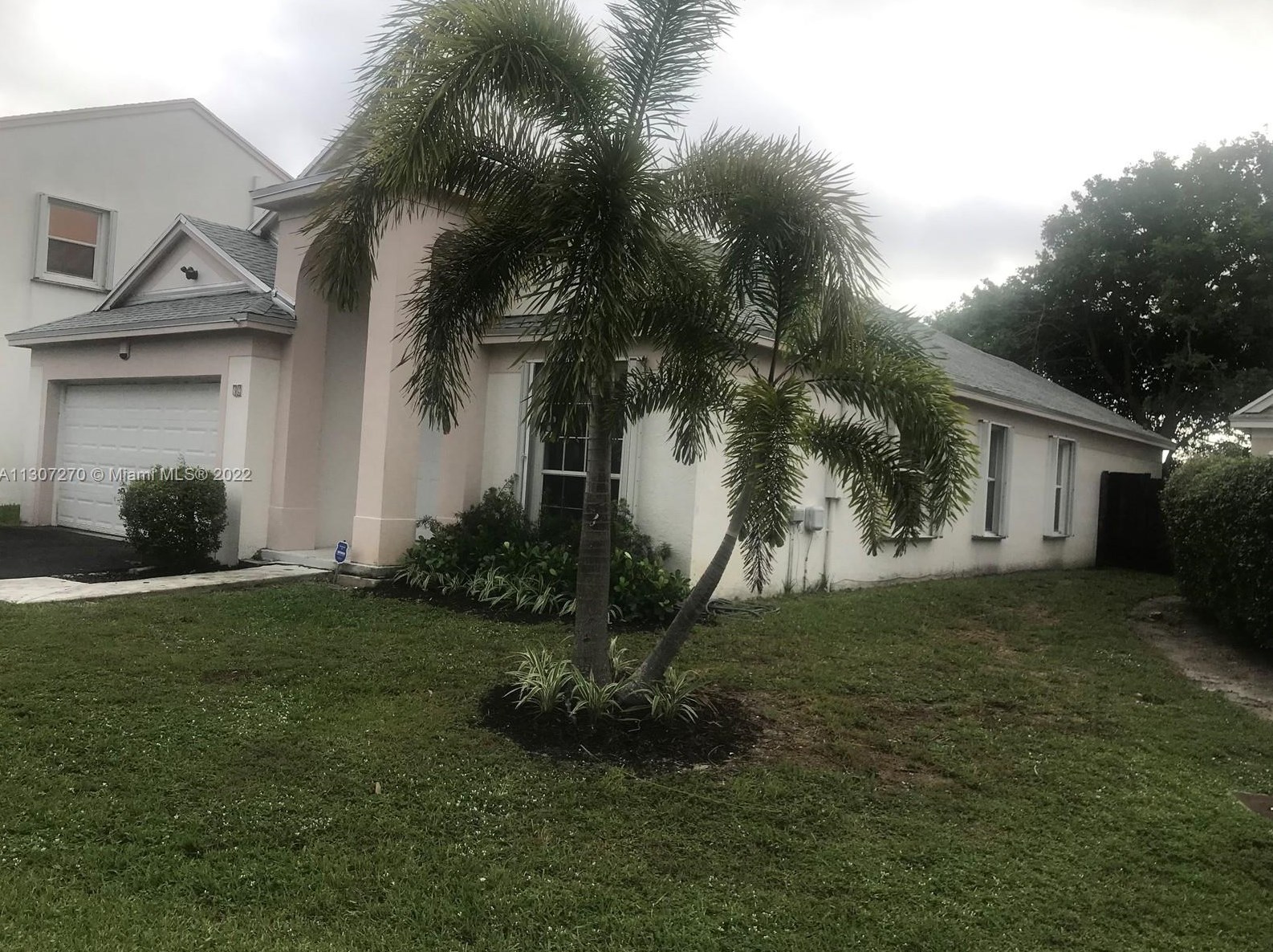 32 Swallow Dr, Boynton Beach, FL 33436-9076