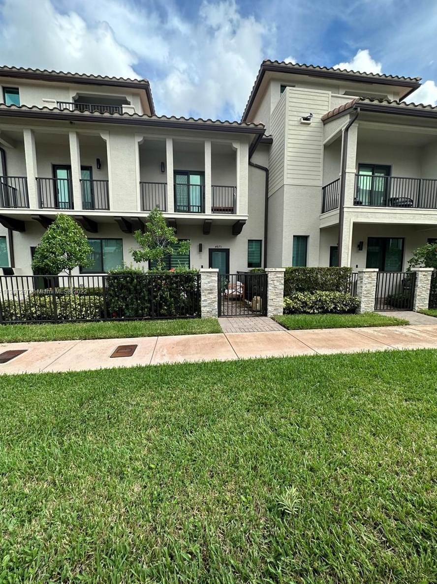 4875 Nw 83rd Path #4875, Miami, FL 33166