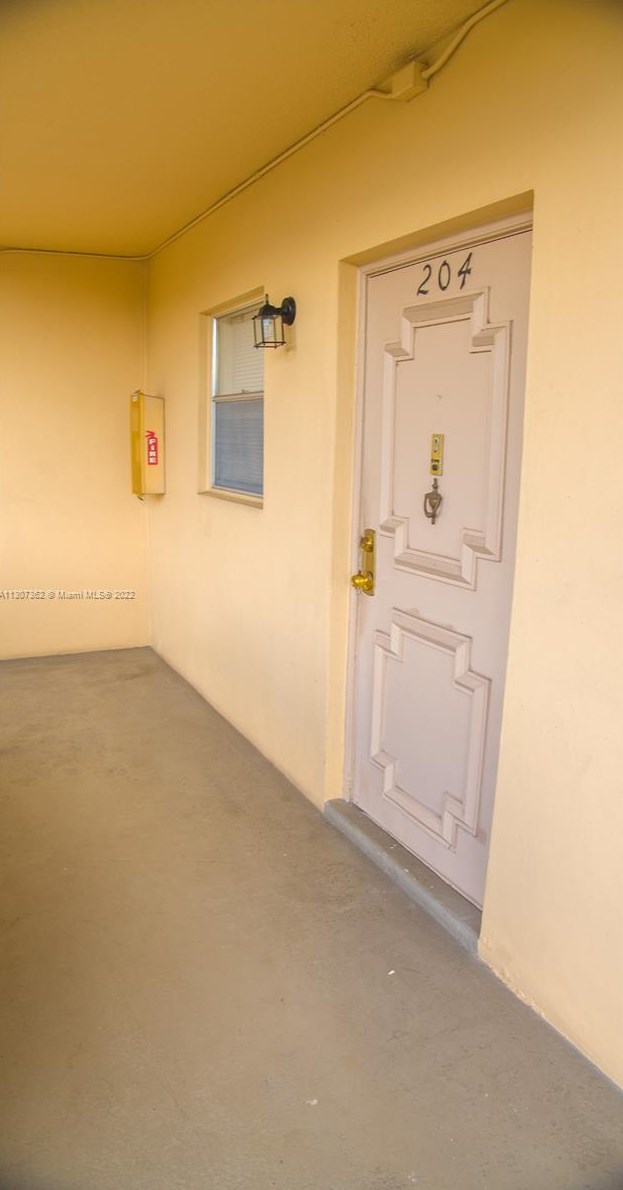 251 Berkley Rd Apt 204, Hollywood, FL 33024