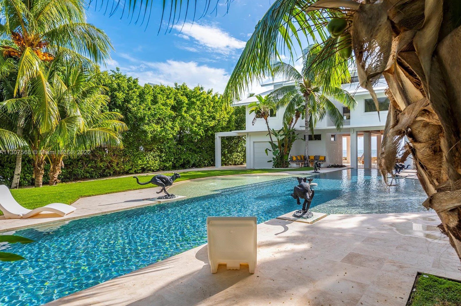 60 Ocean Front Dr, Key Largo, FL 33037