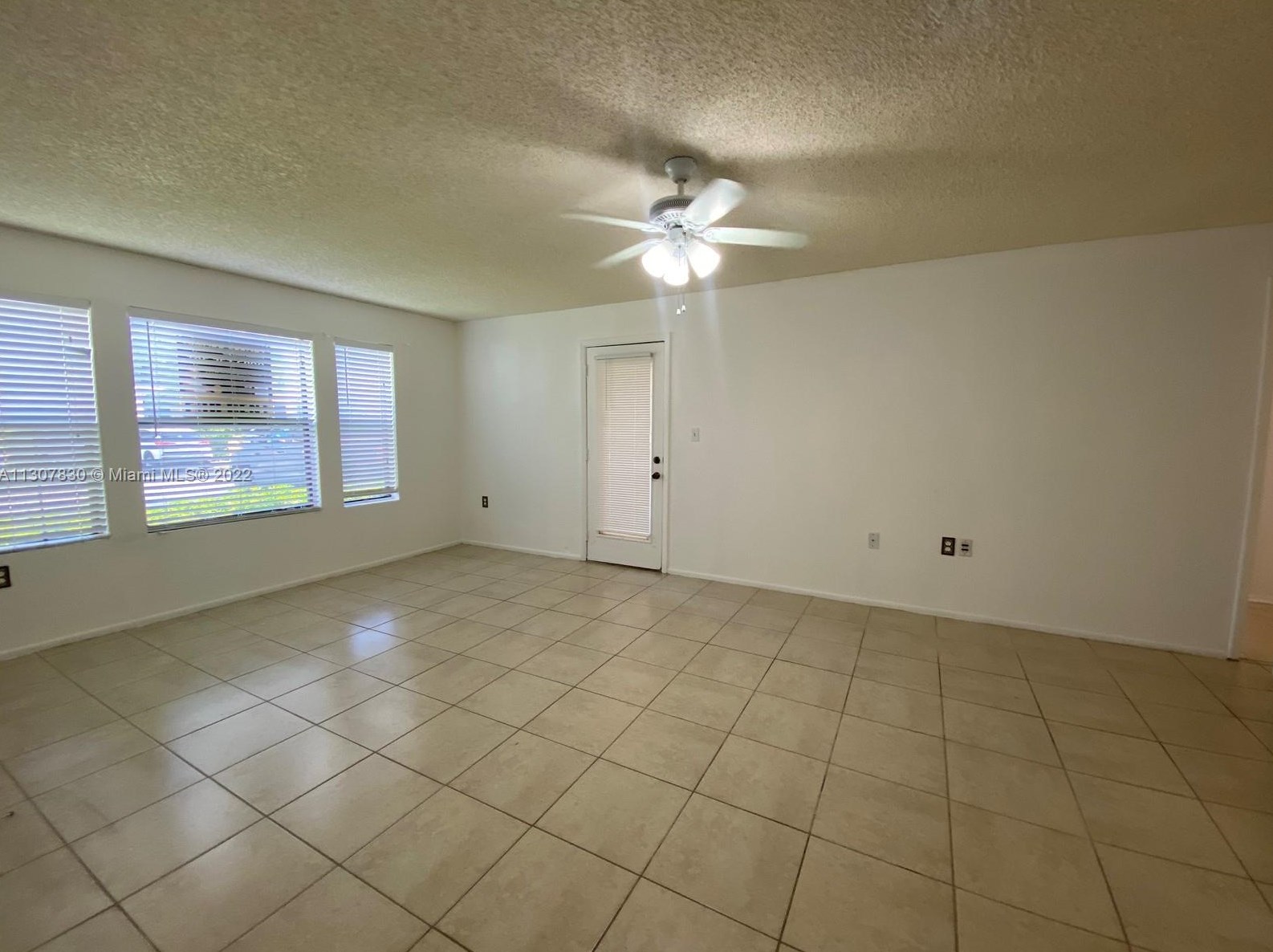 10500 155th Ct, Miami, FL 10111-3538