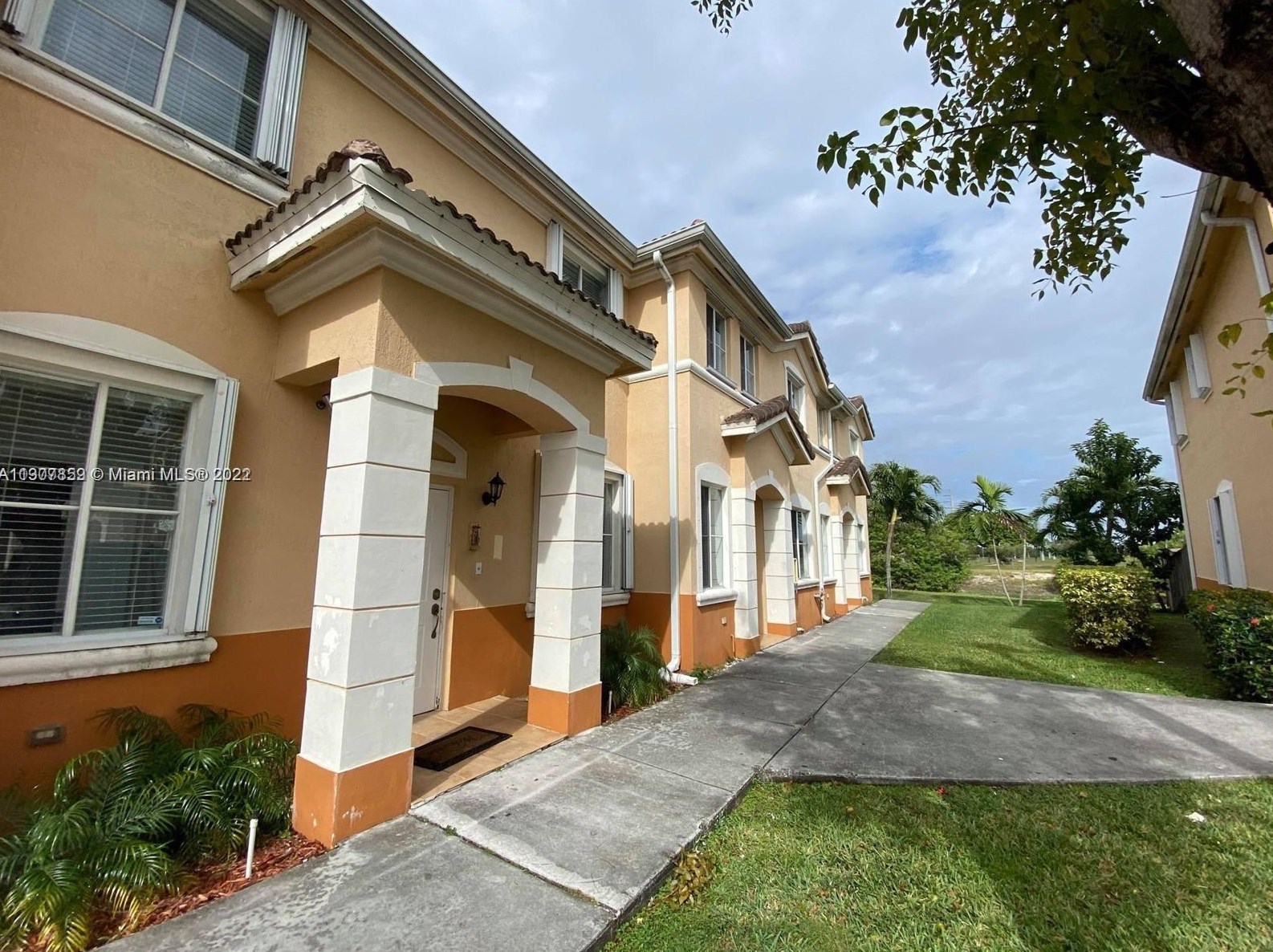 7365 Nw 174th Ter #102, Hialeah, FL 33015