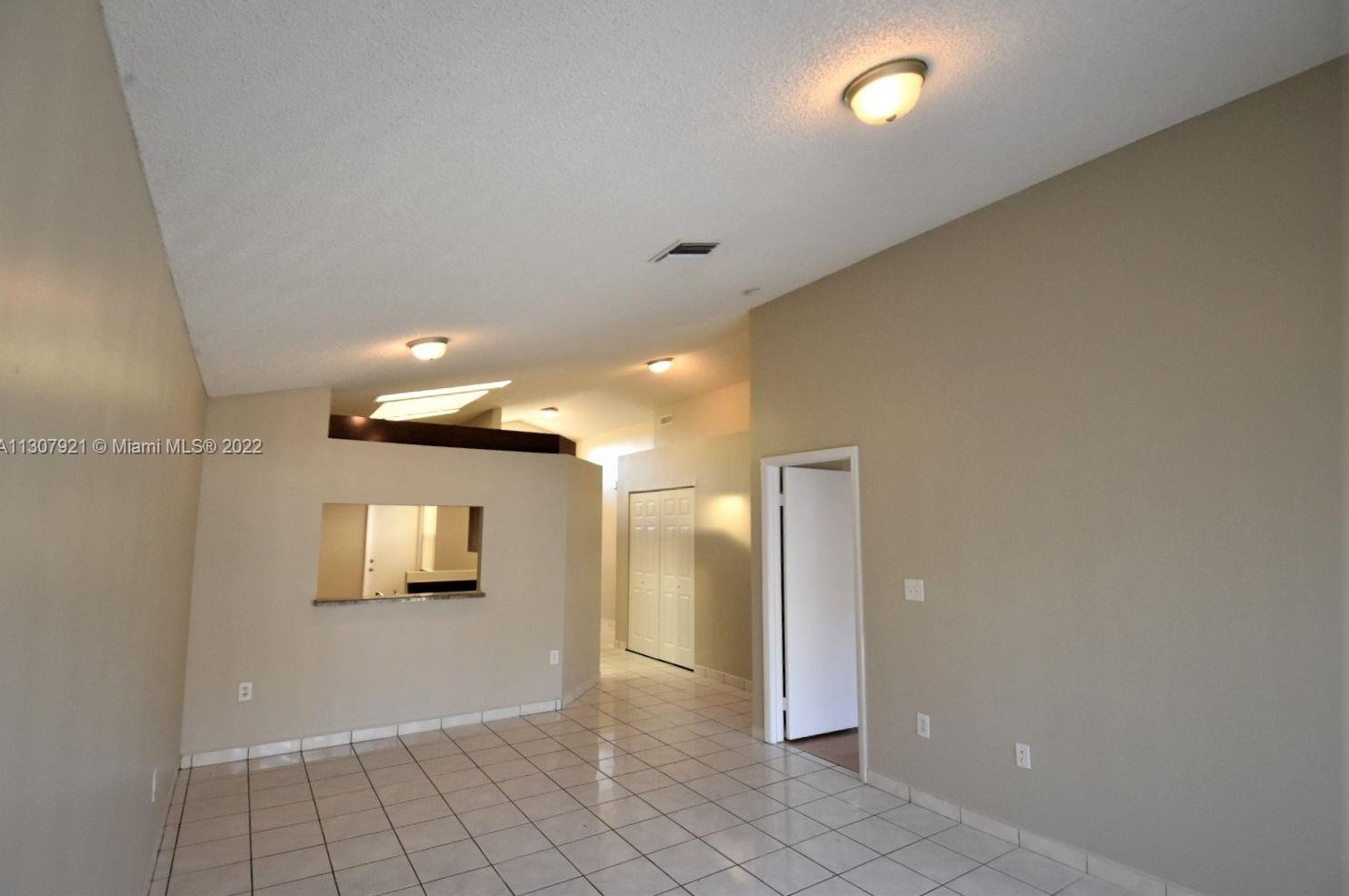 10061 222nd St, Miami, FL 33190-1564