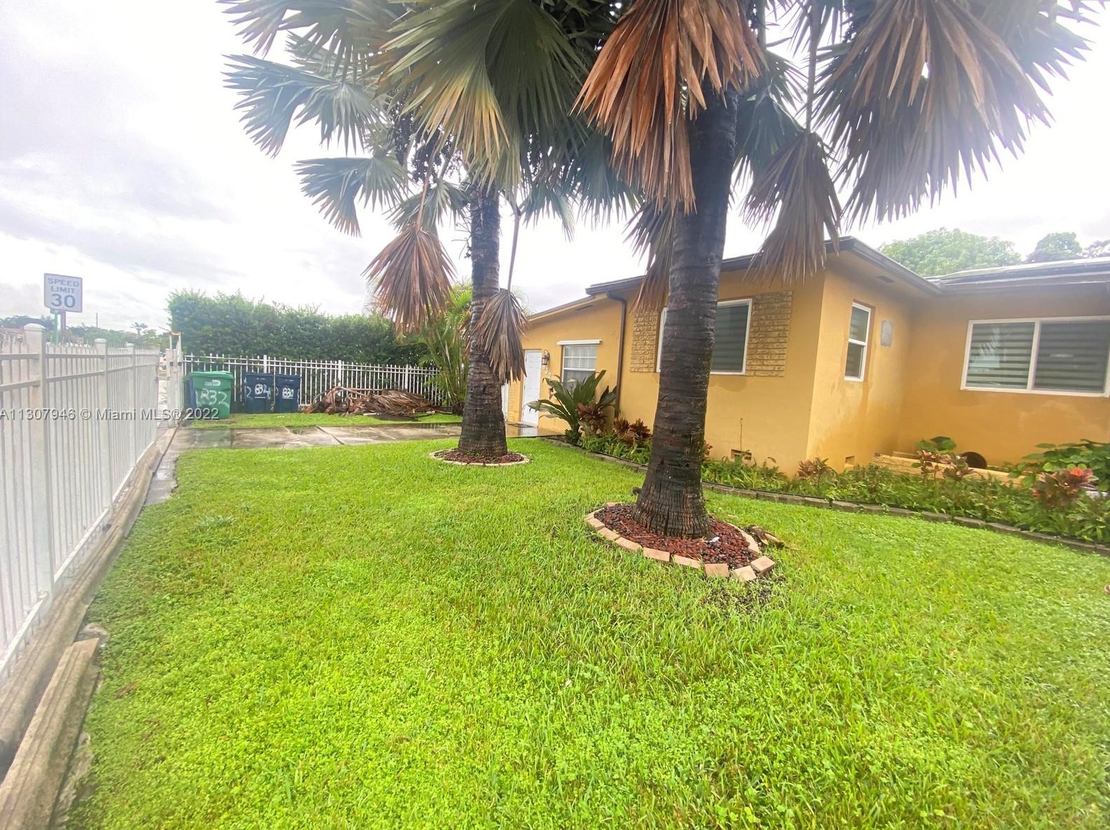 830 74th Ave, Miami, FL 33144-4524
