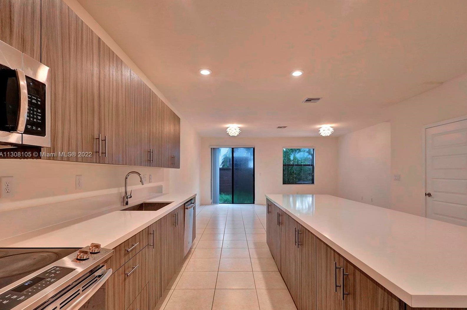 15829 Nw 91st Ct, Hialeah, FL 33018