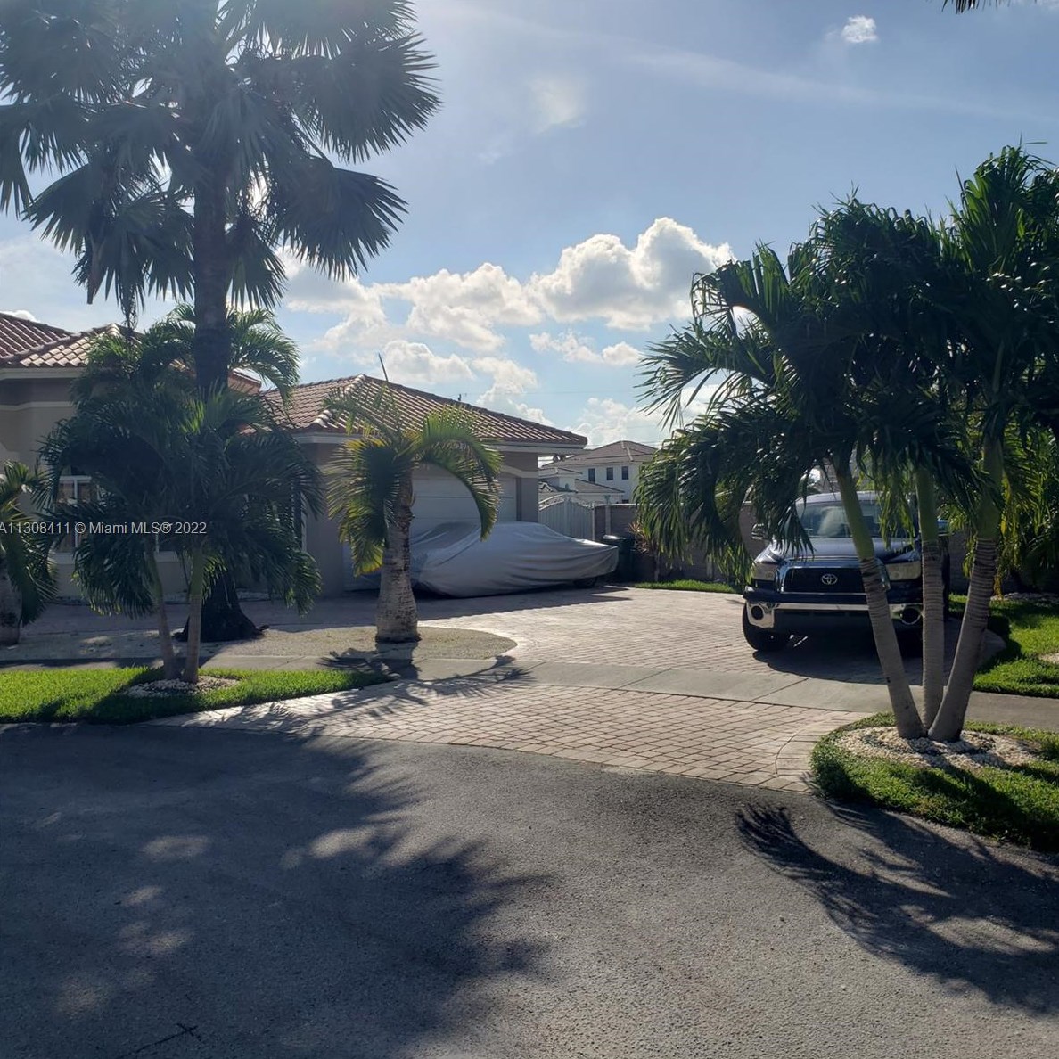 14380 19th Ter, Miami, FL 33175-7003
