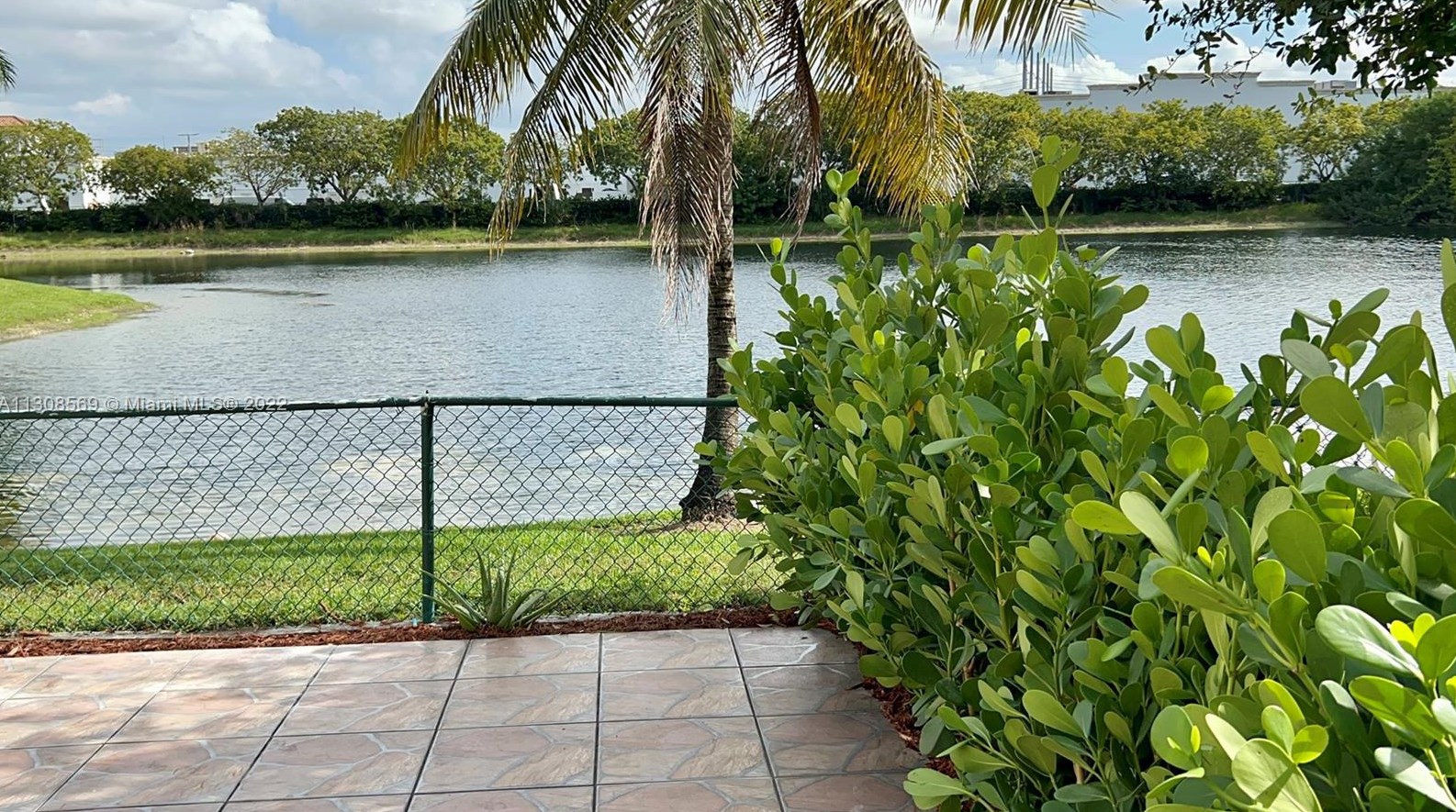 5725 109th Ave, Miami FL  33178-3988 exterior