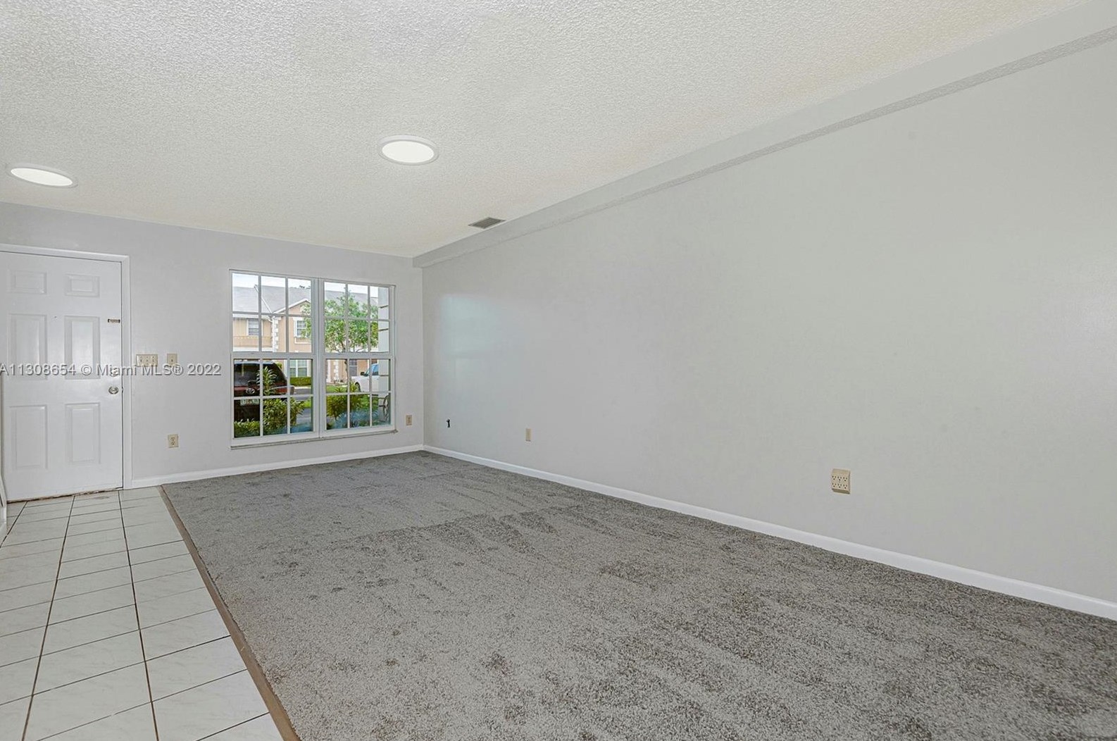 2913 Edgehill Ln, Hollywood, FL 33026-3750