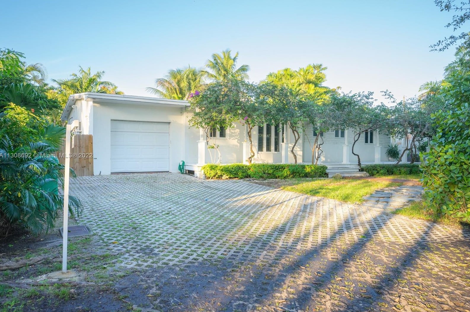355 Redwood Ln, Miami, FL 33149