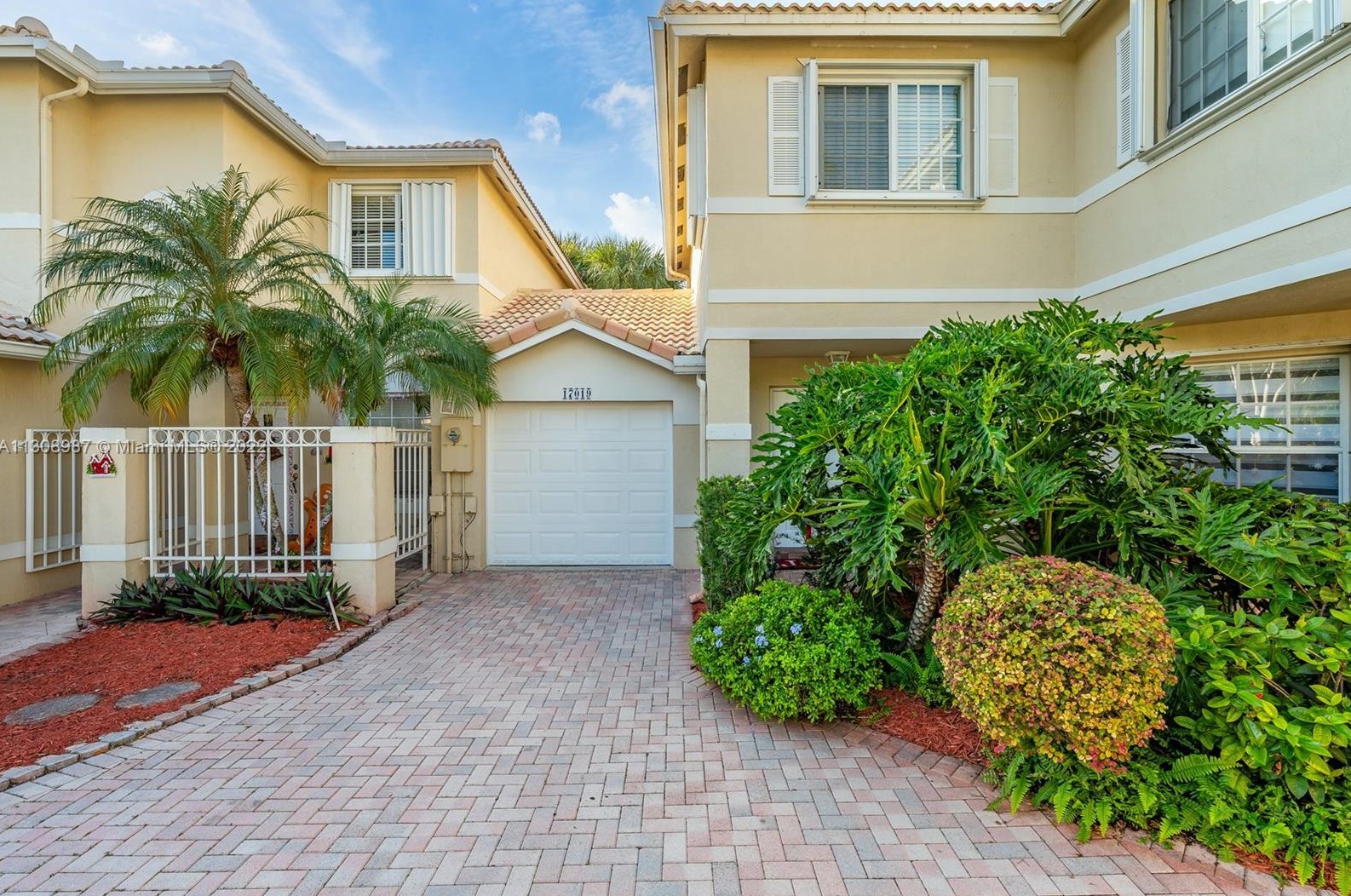 17019 Nw 22nd St, Hollywood, FL 33028