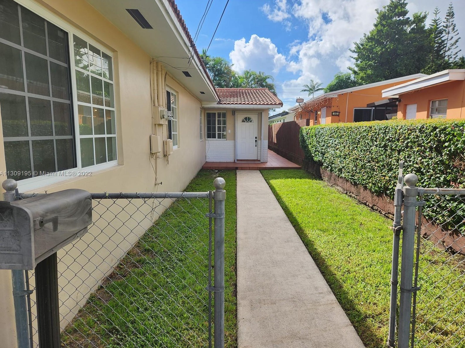 3442 23rd Ter, Miami, FL 33145-3023