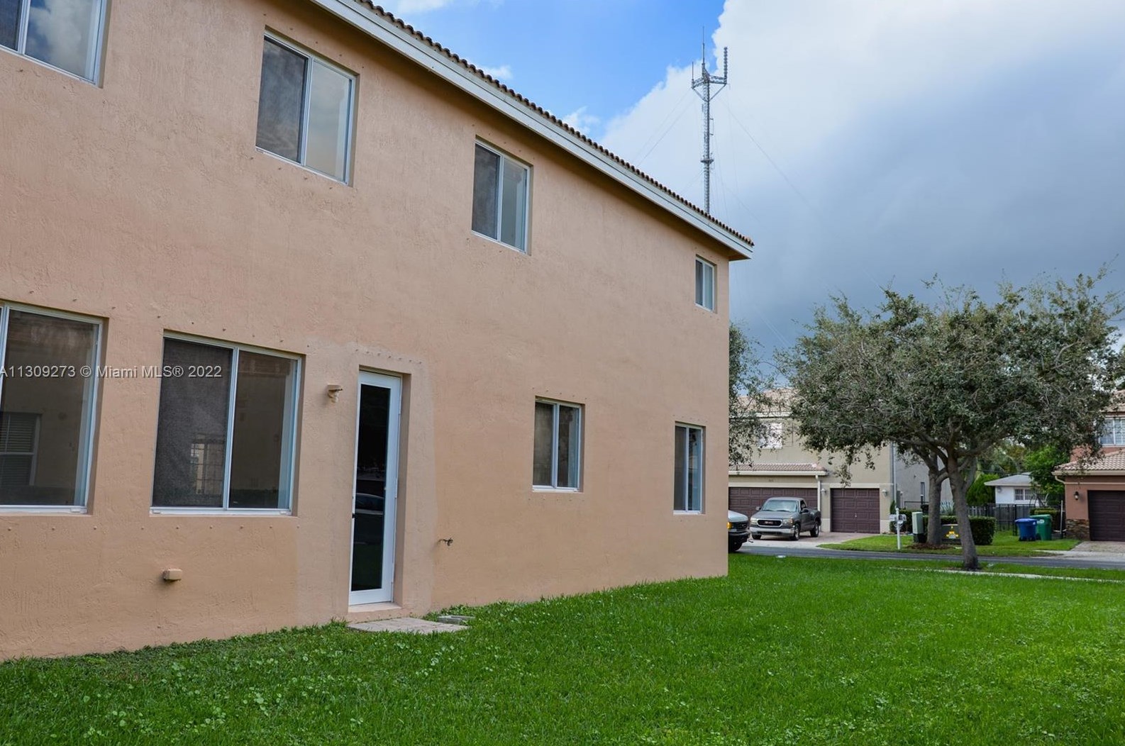 20641 10th Ave, Miami FL  33169-2368 exterior