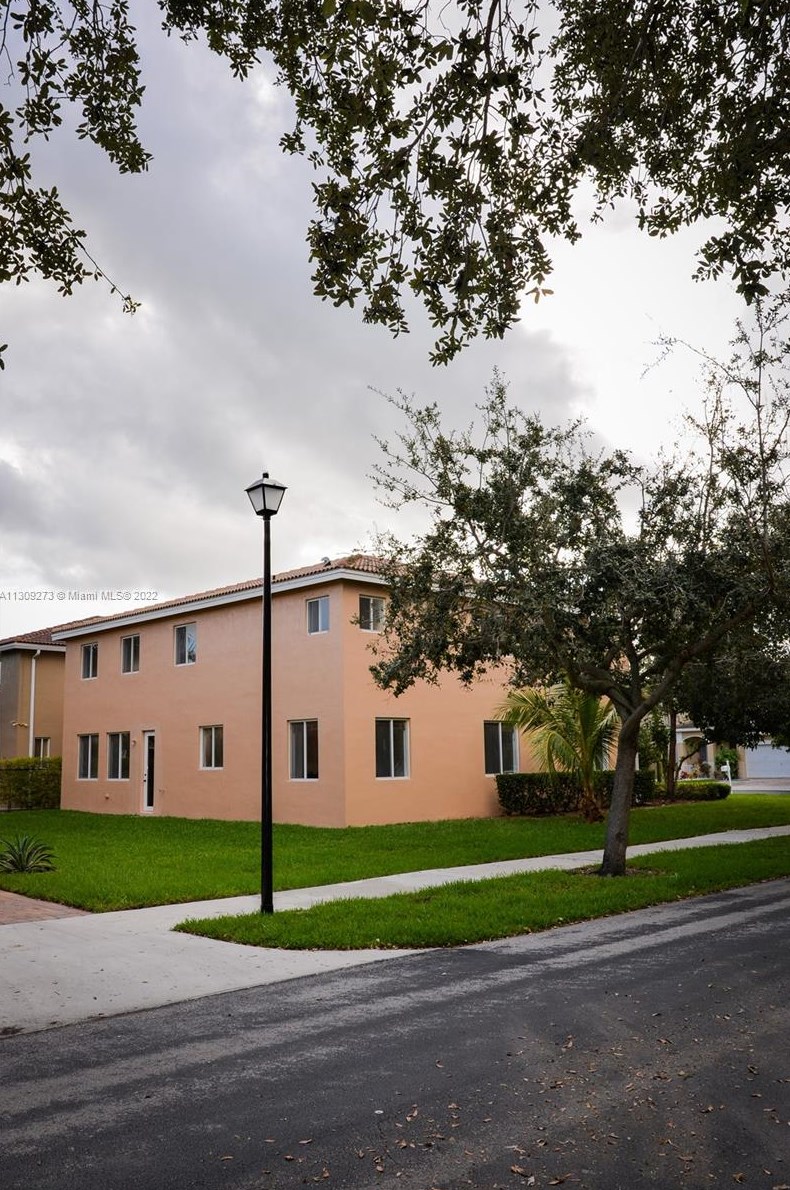 20641 10th Ave, Miami FL  33169-2368 exterior