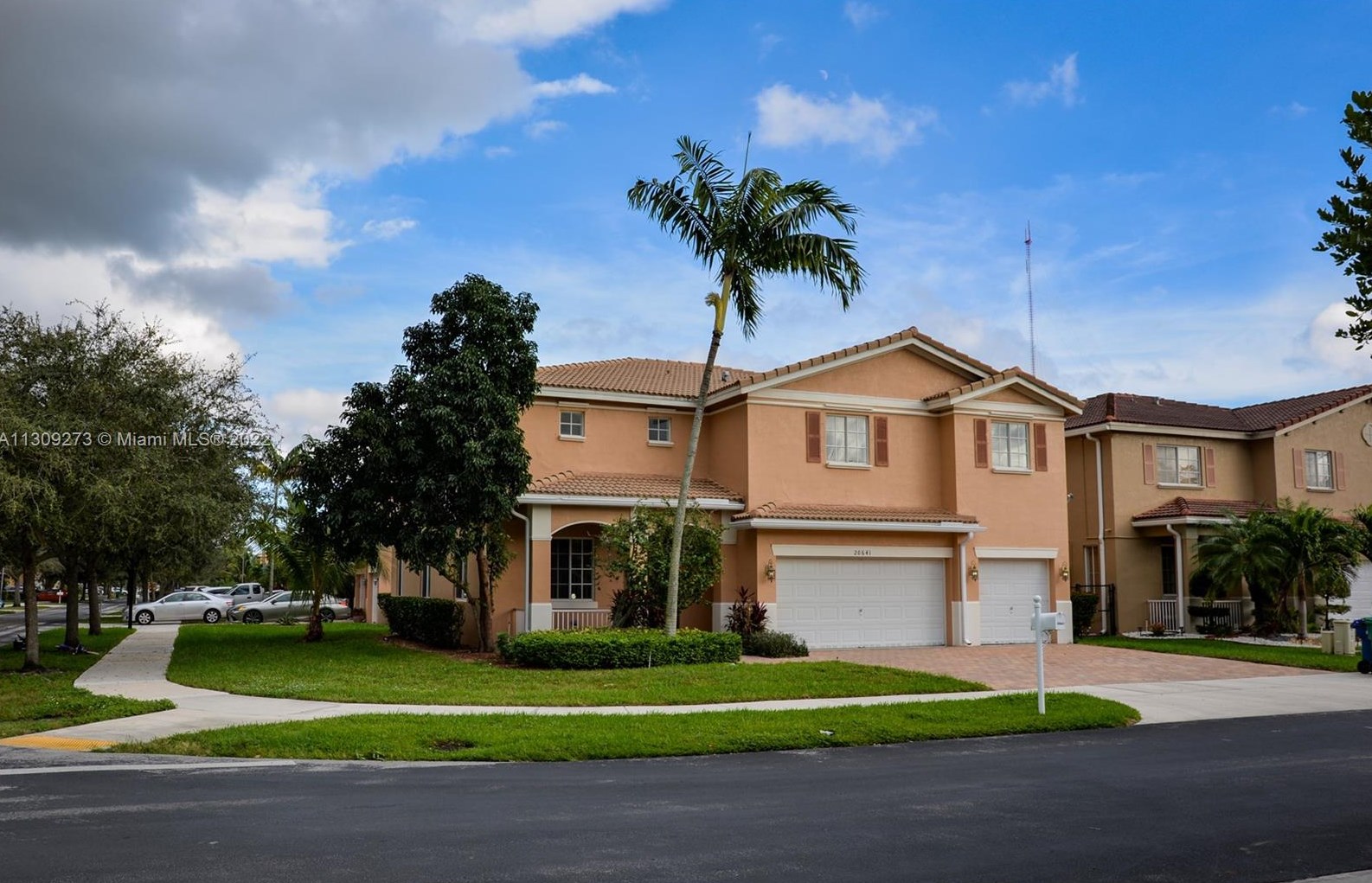 20641 10th Ave, Miami FL  33169-2368 exterior
