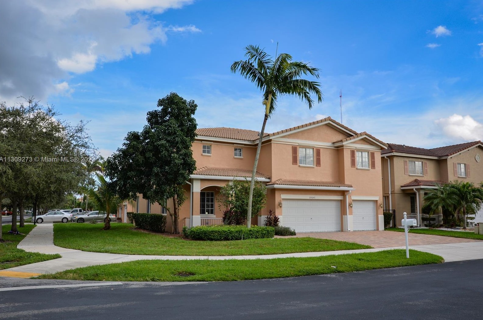 20641 10th Ave, Miami FL  33169-2368 exterior