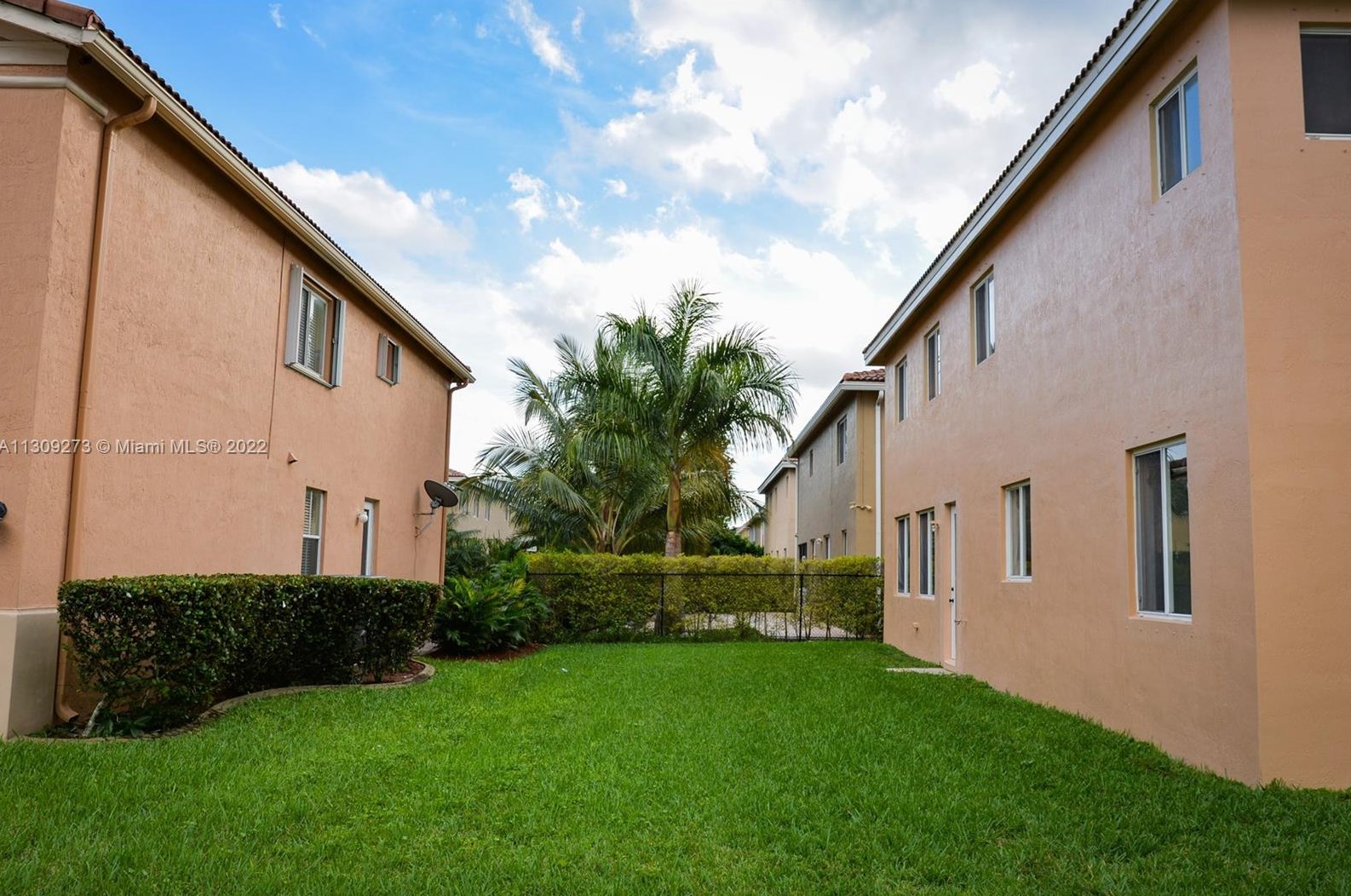 20641 10th Ave, Miami FL  33169-2368 exterior