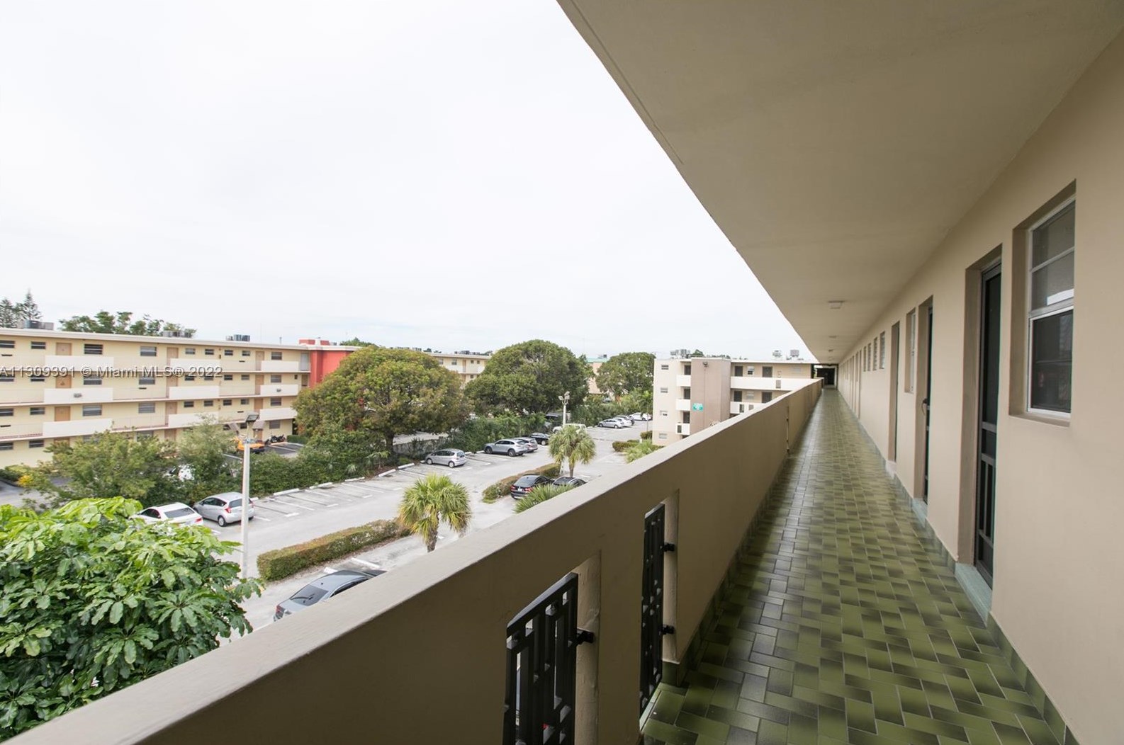 1690 191st St, Miami FL  33179-4103 exterior