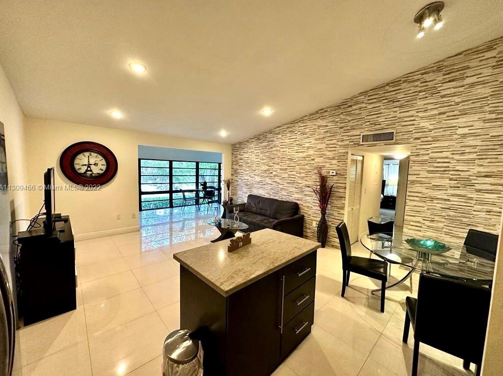 4944 Nw 102nd Ave #203-3, Miami, FL
