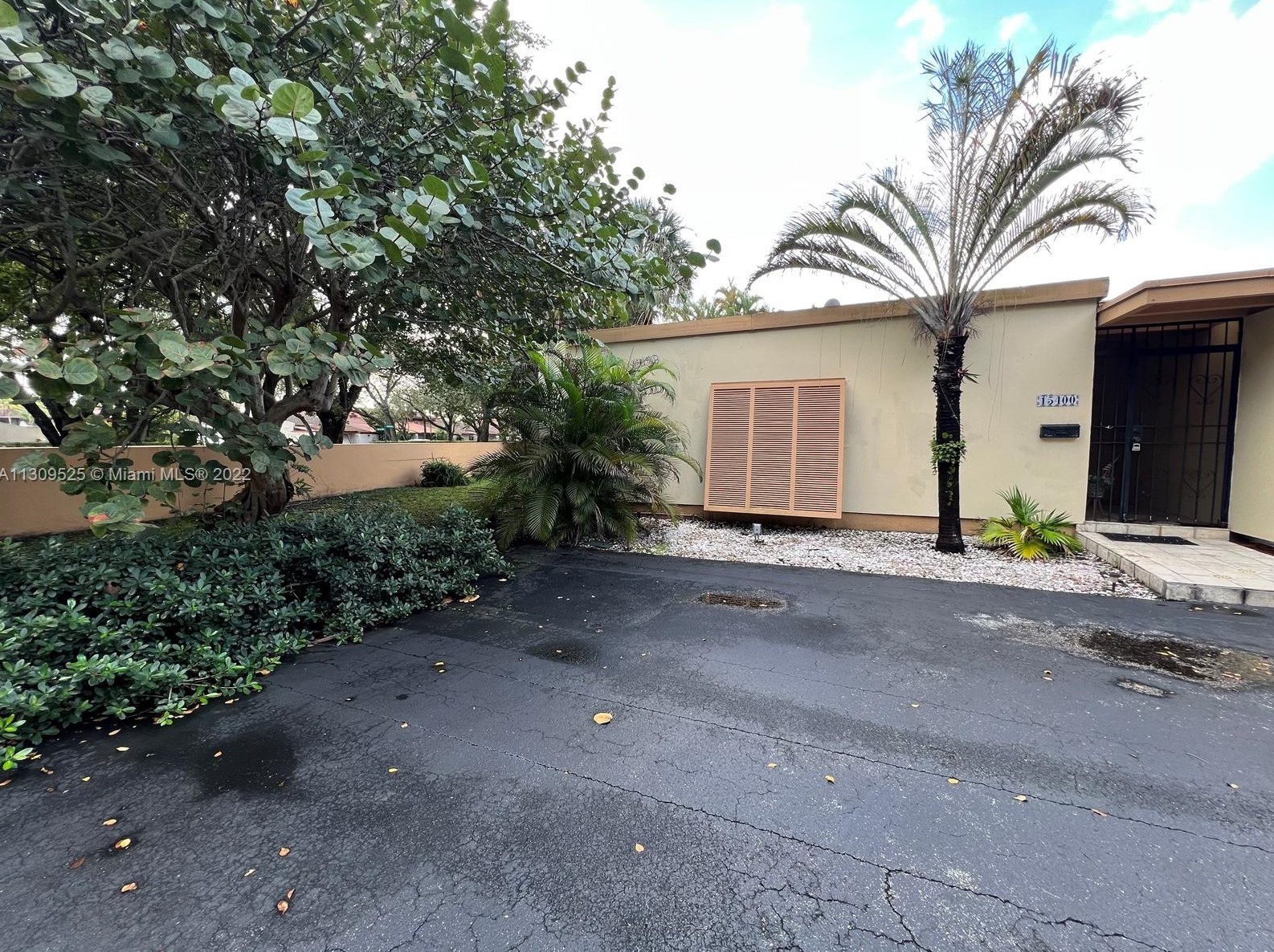 15400 Sharpecroft Dr #15400, Hialeah, FL 33014