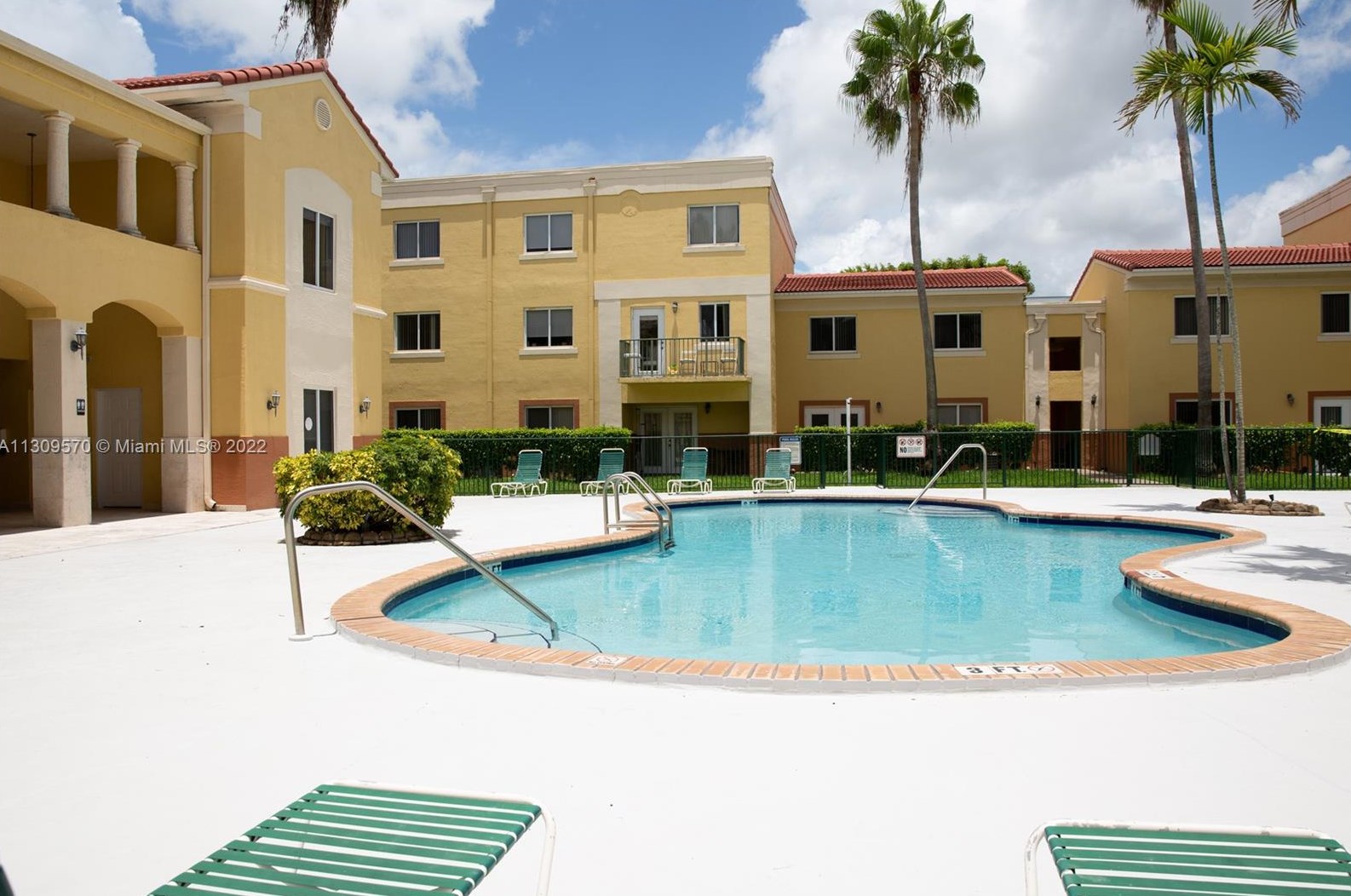 12645 Sw 91st St Apt 206, Miami, FL 33186