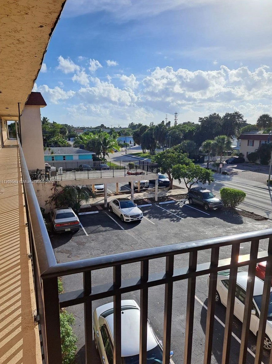 1410 S Federal Hwy #302, Lake Worth, FL 33460