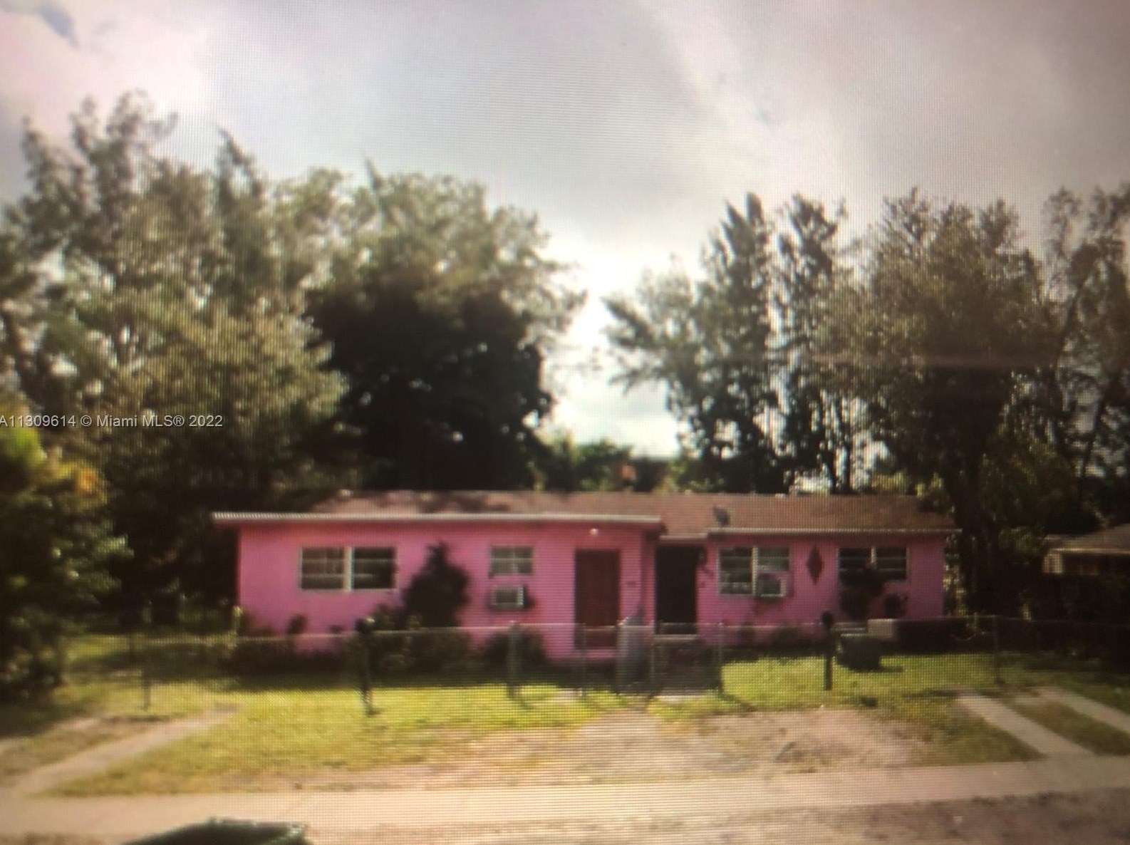 1460 111th St, Miami, FL 33161-7408