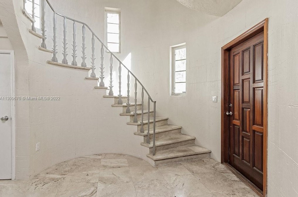 32 Calabria Ave #2, Miami, FL 33134