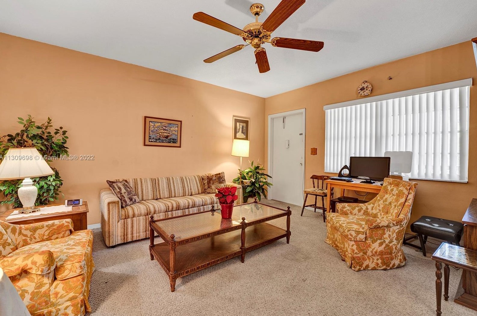 1943 Monroe St, Hollywood FL  33020-5035 exterior