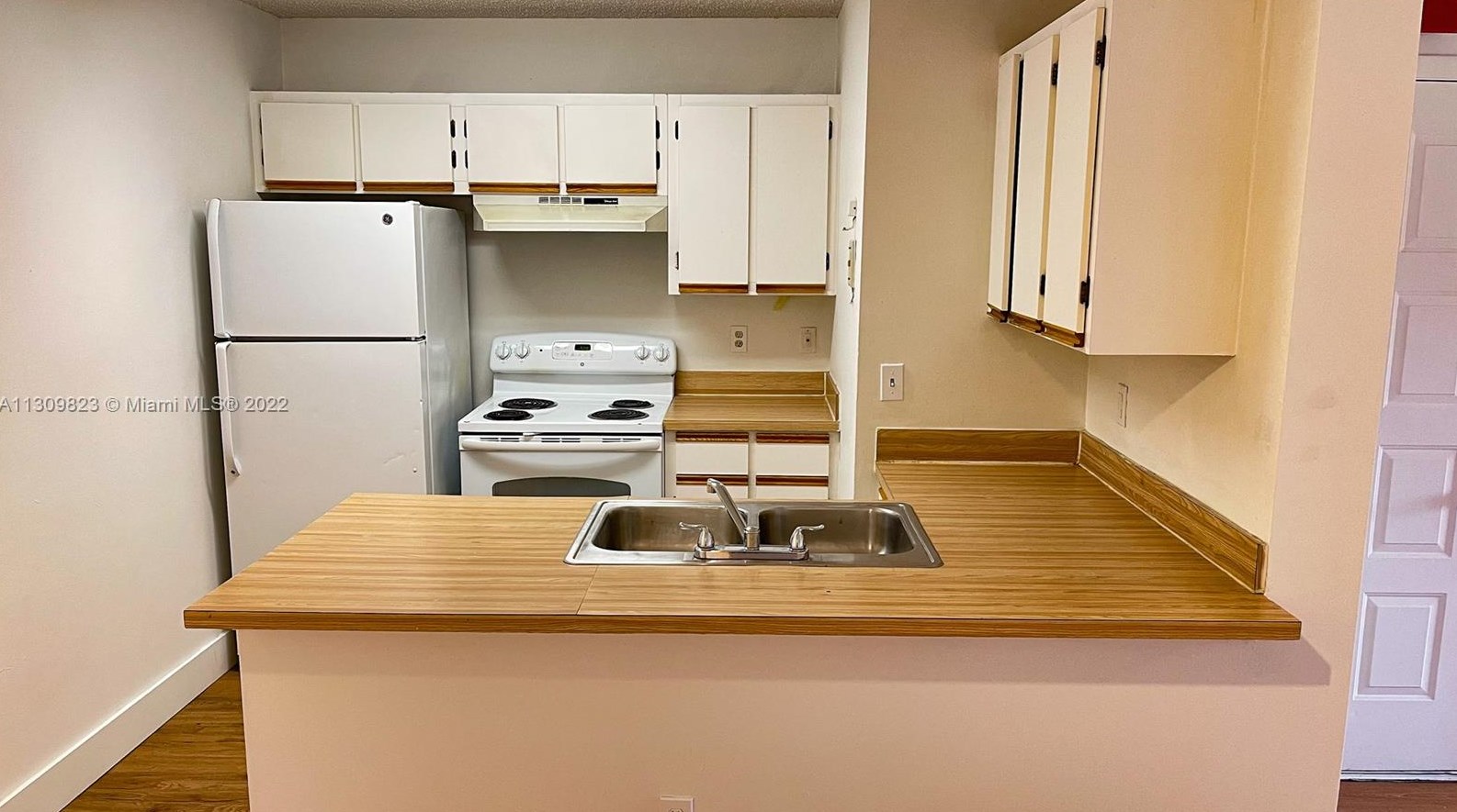 18324 Nw 68th Ave #k, Hialeah, FL