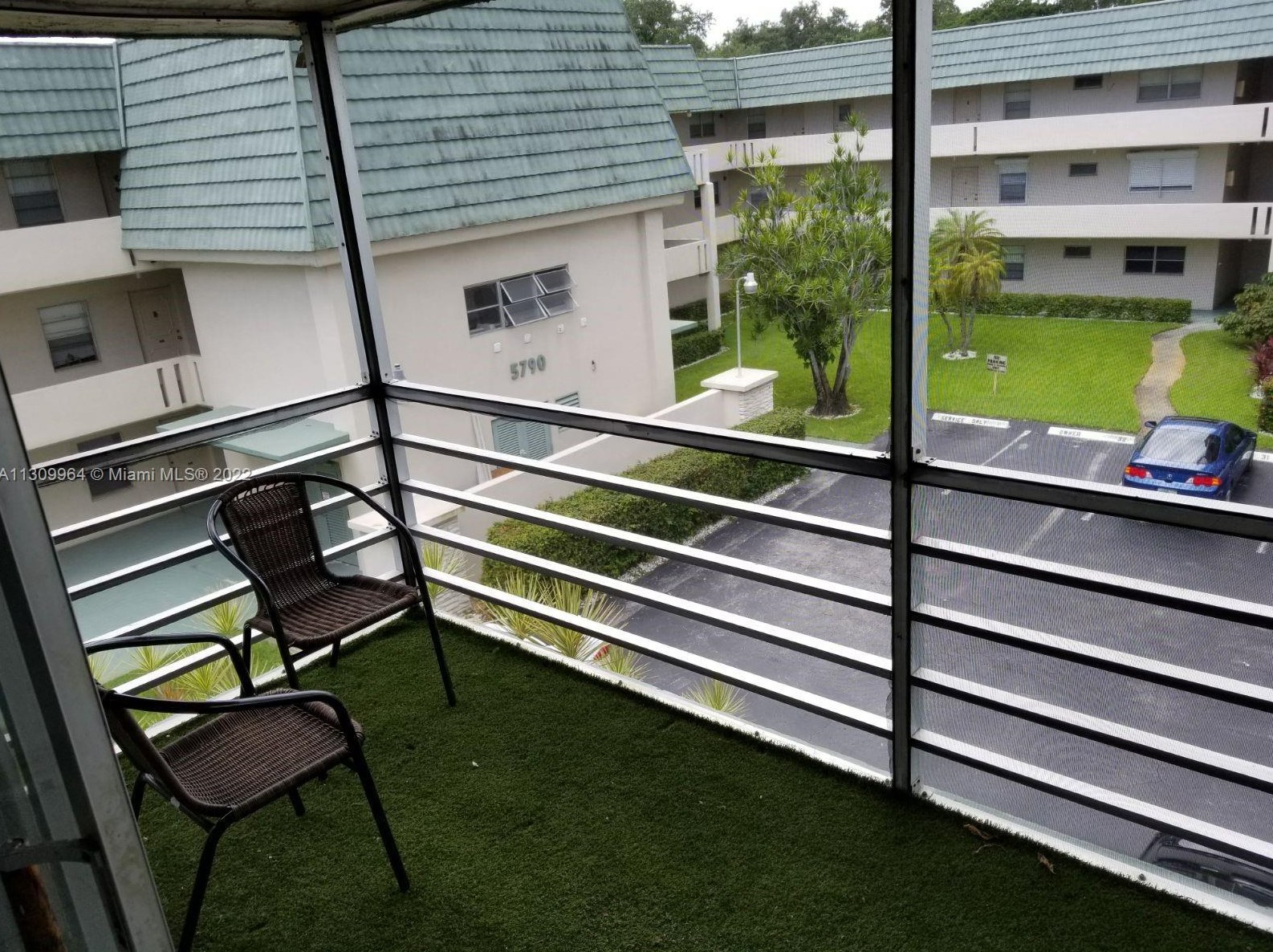 5790 Stirling Rd, Hollywood FL  33021-1529 exterior